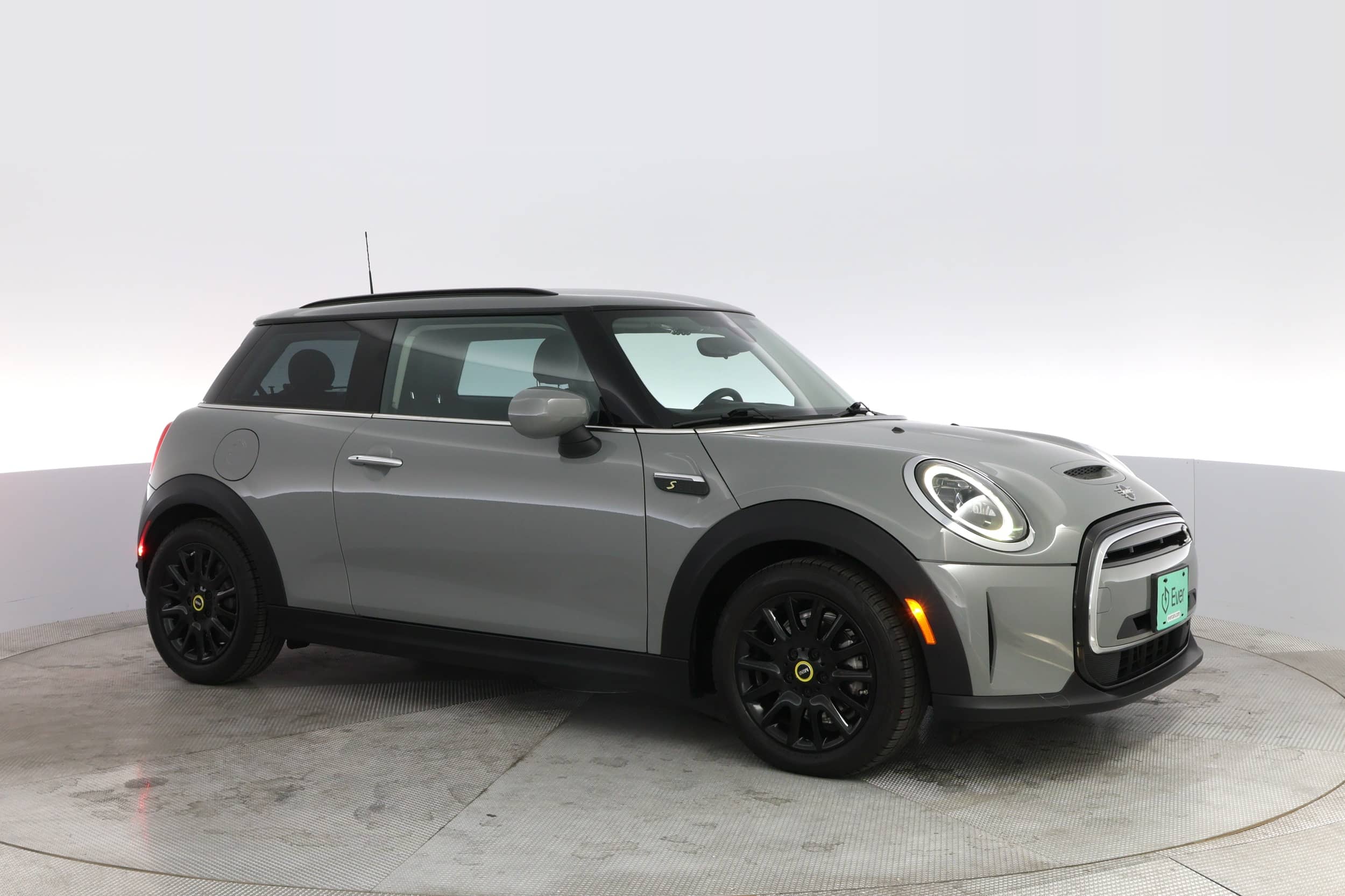EverCars Co. vehicle image 11 for Mini Cooper SE -  Signature on EverCars Co.