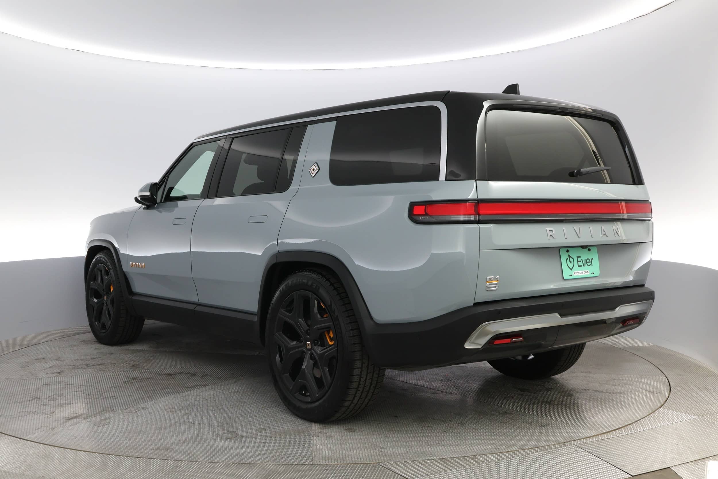EverCars Co. vehicle image 13 for Rivian R1S -  Launch Edition on EverCars Co.