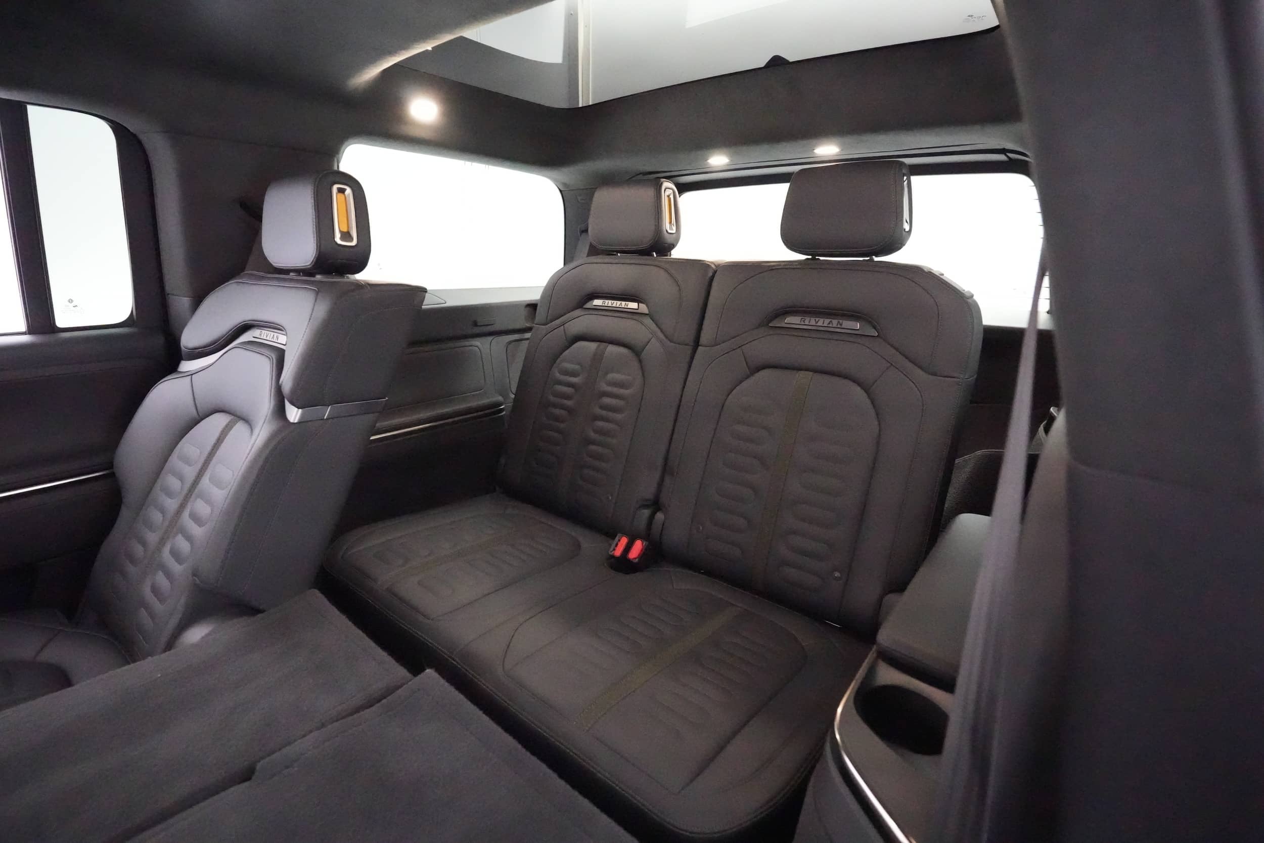 EverCars Co. vehicle image 20 for Rivian R1S -  Launch Edition on EverCars Co.