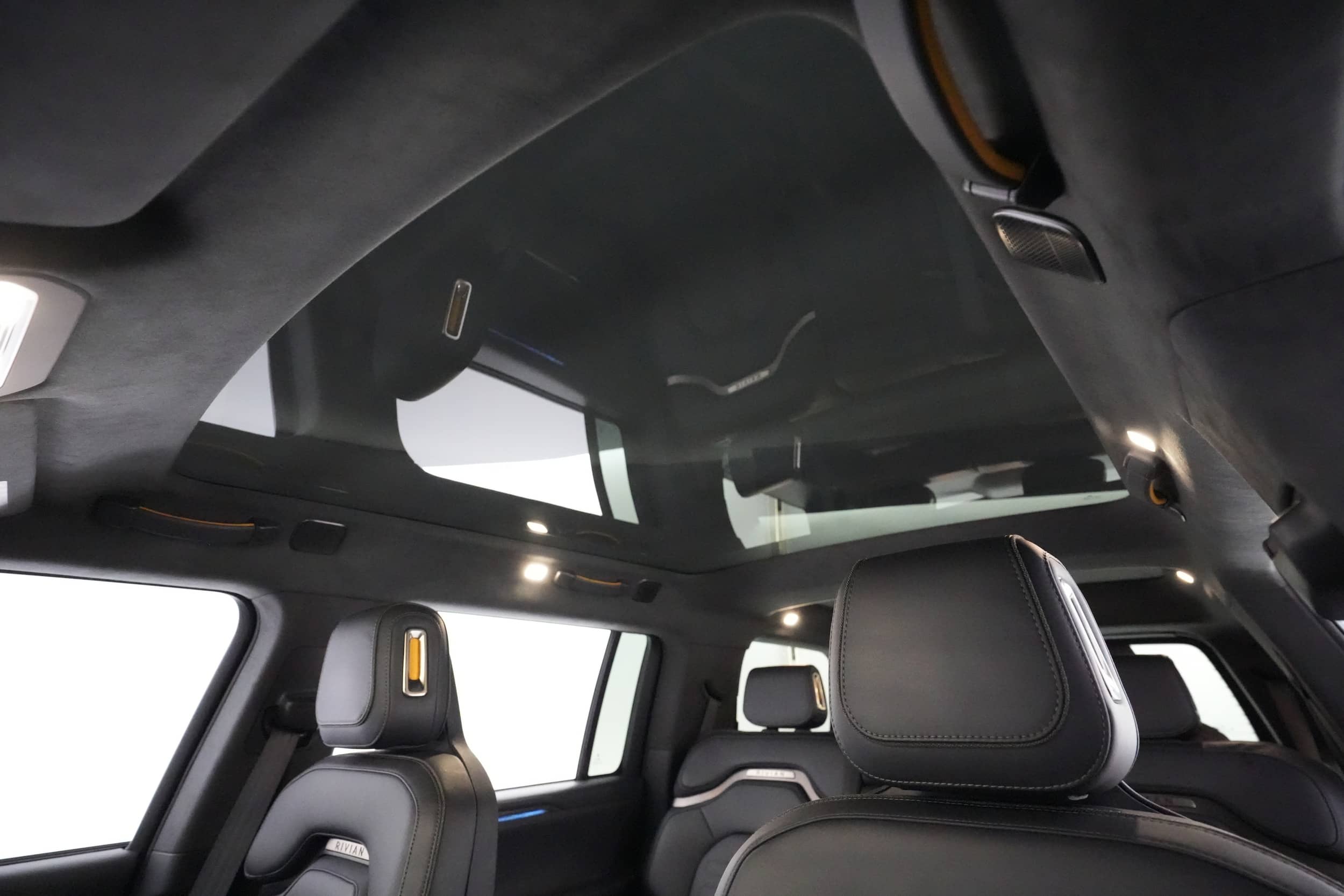 EverCars Co. vehicle image 21 for Rivian R1S -  Launch Edition on EverCars Co.