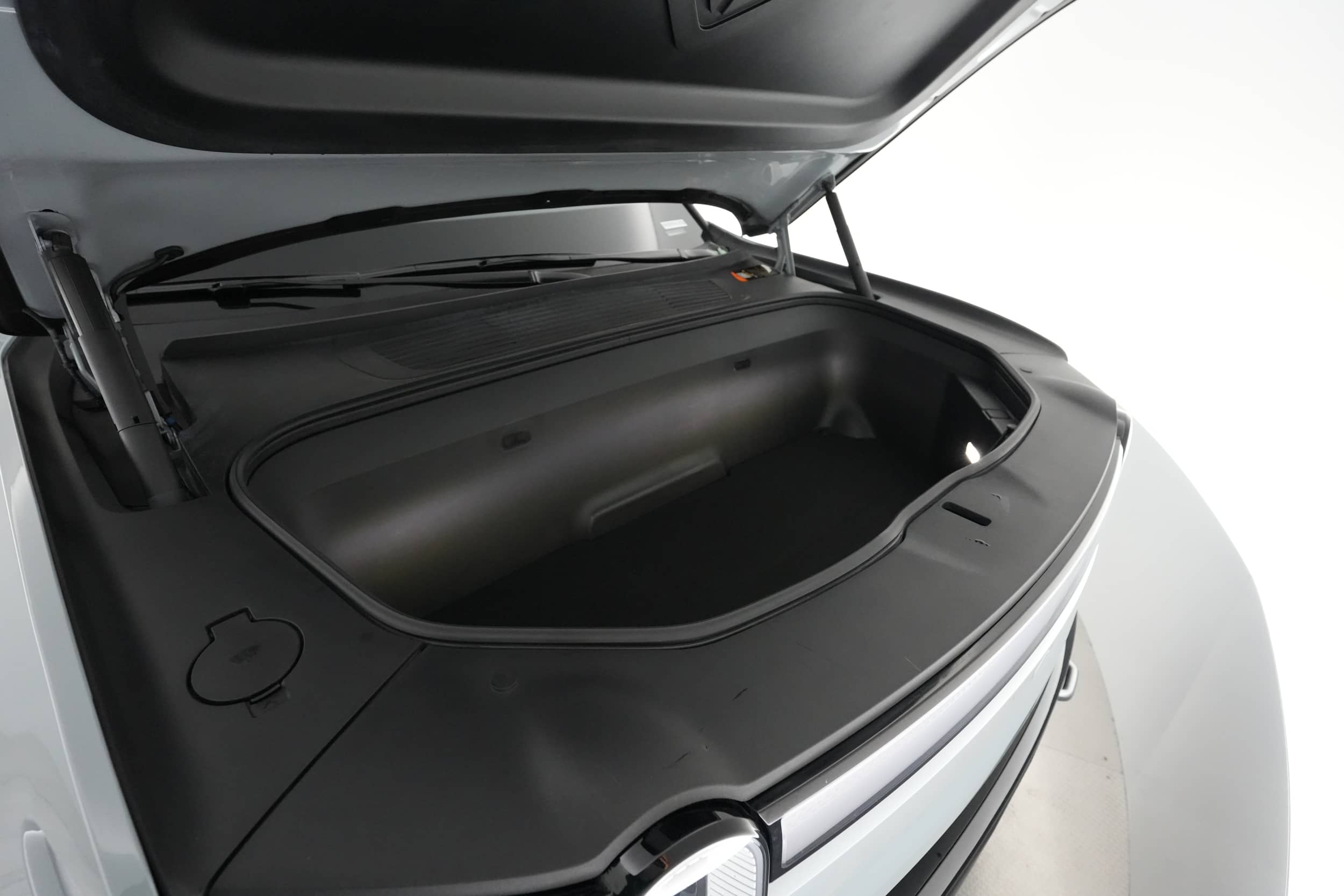 EverCars Co. vehicle image 22 for Rivian R1S -  Launch Edition on EverCars Co.
