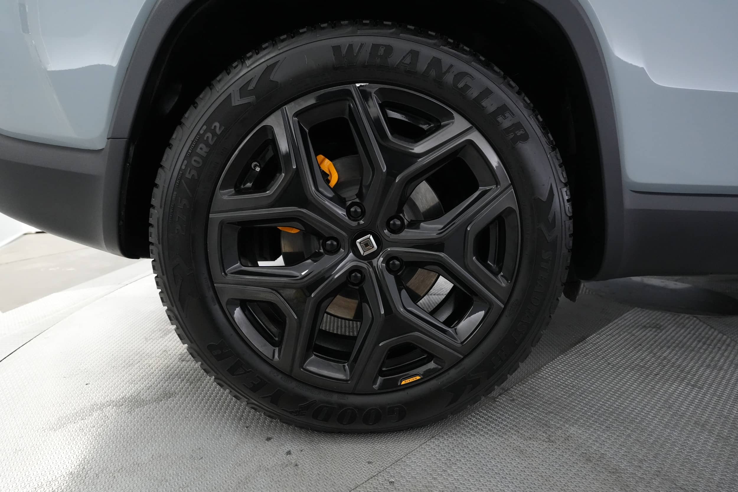 EverCars Co. vehicle image 17 for Rivian R1S -  Launch Edition on EverCars Co.