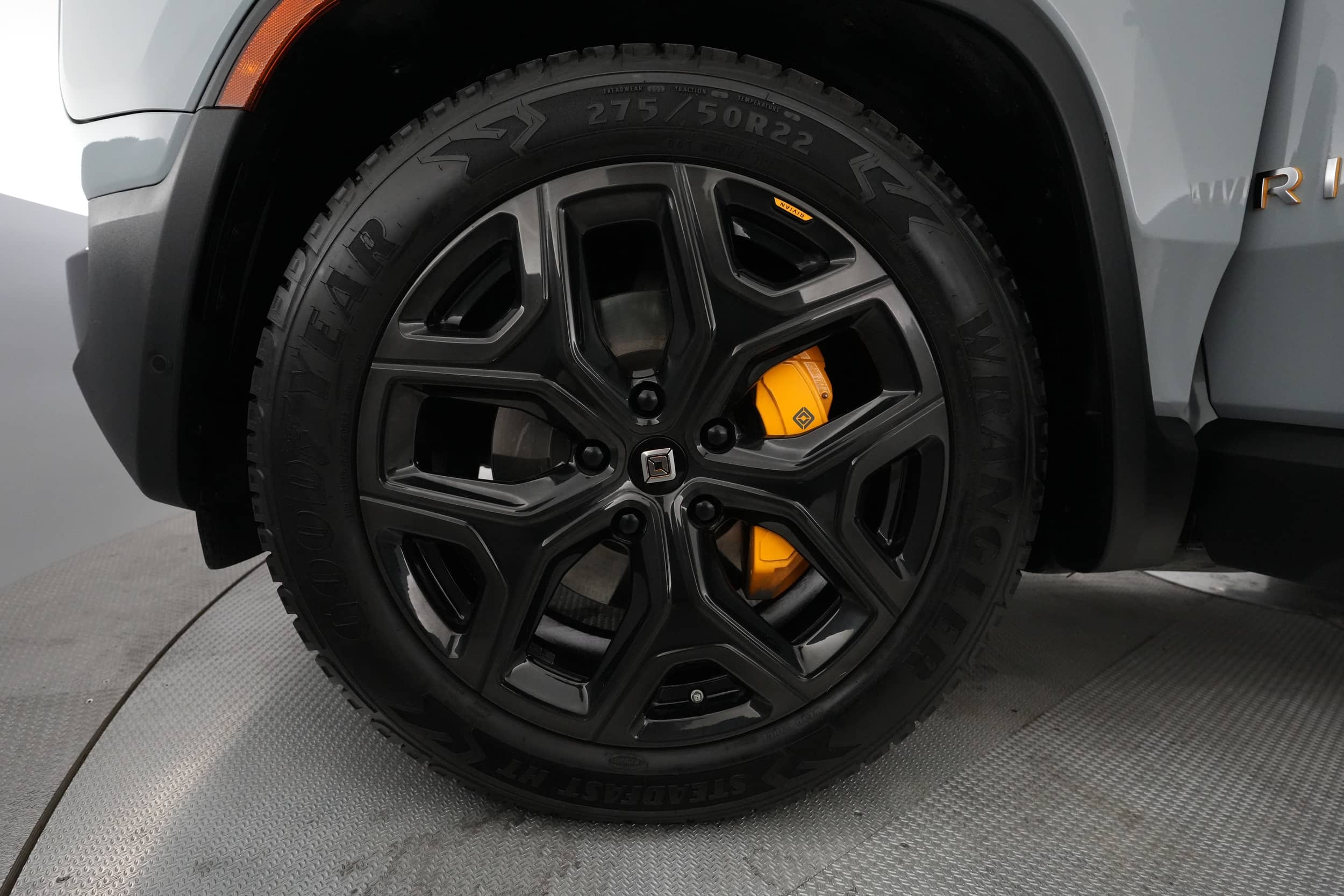 EverCars Co. vehicle image 15 for Rivian R1S -  Launch Edition on EverCars Co.