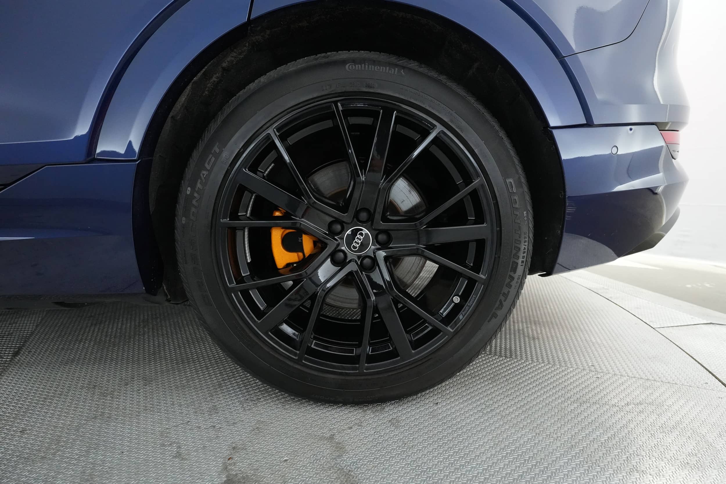 EverCars Co. vehicle image 16 for Audi e-tron -  Chronos on EverCars Co.