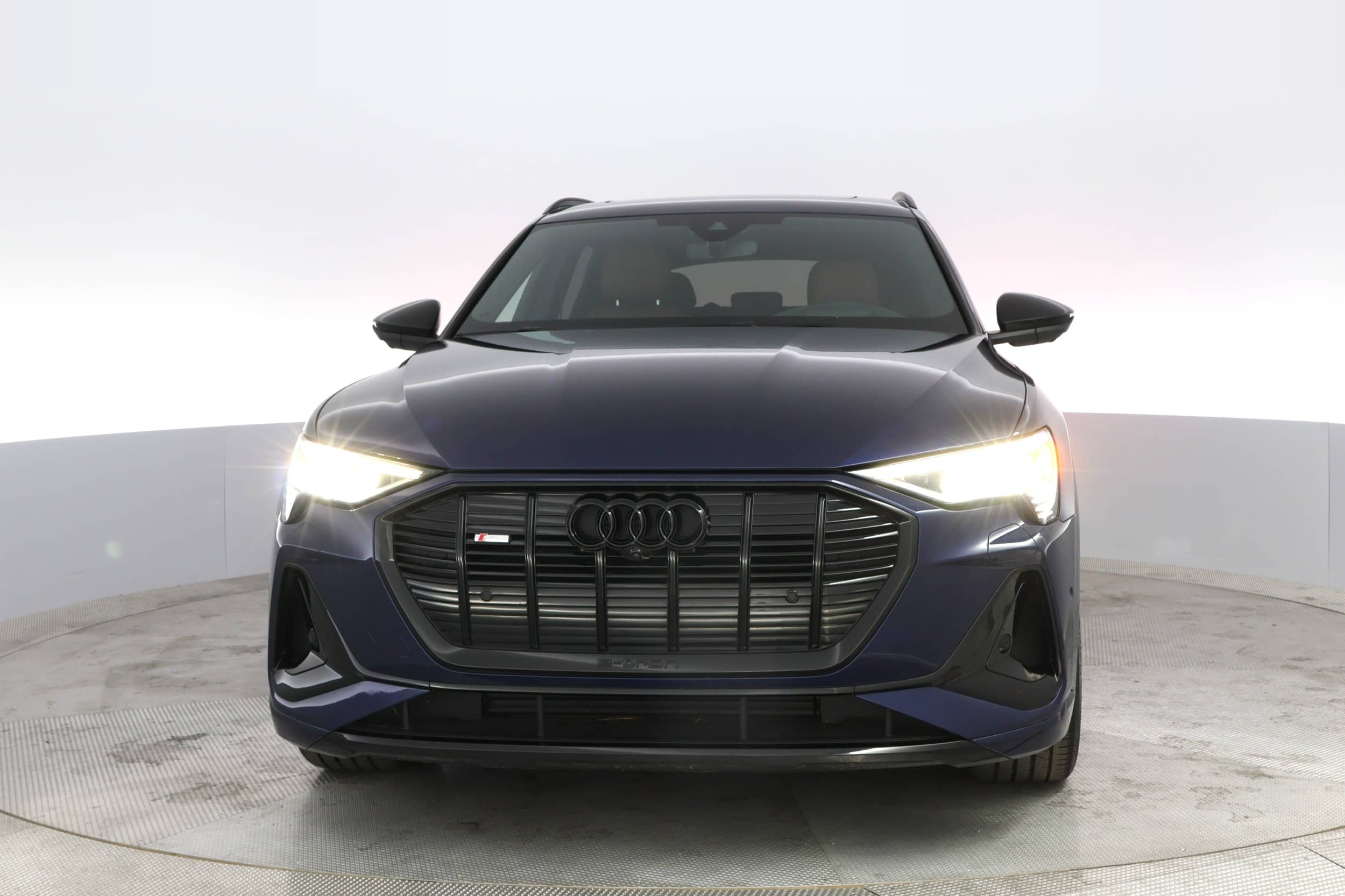 EverCars Co. vehicle image 9 for Audi e-tron -  Chronos on EverCars Co.