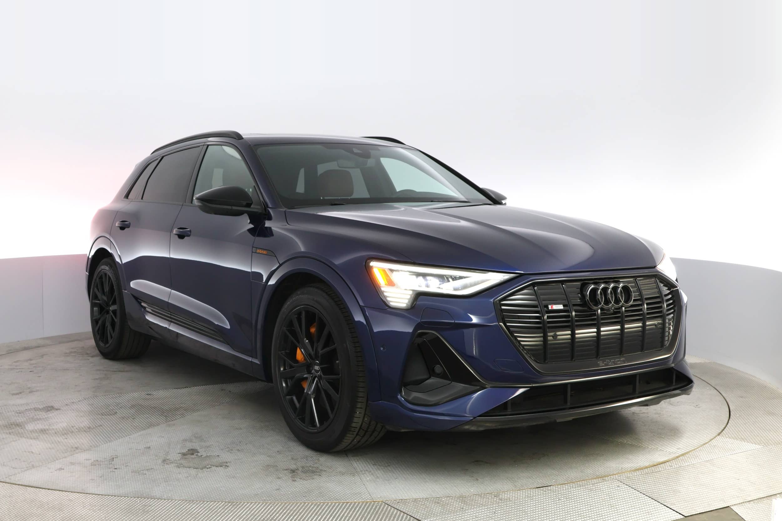 EverCars Co. vehicle image 10 for Audi e-tron -  Chronos on EverCars Co.