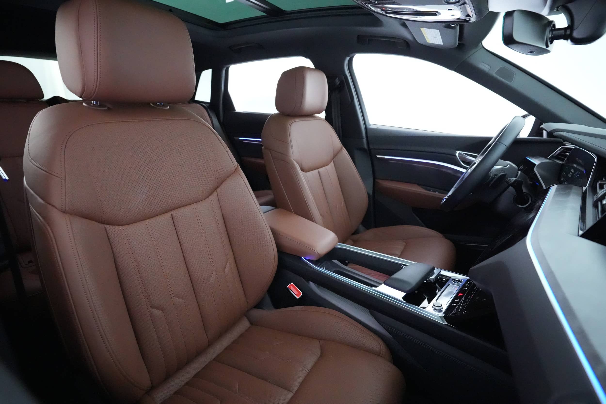EverCars Co. vehicle image 18 for Audi e-tron -  Chronos on EverCars Co.