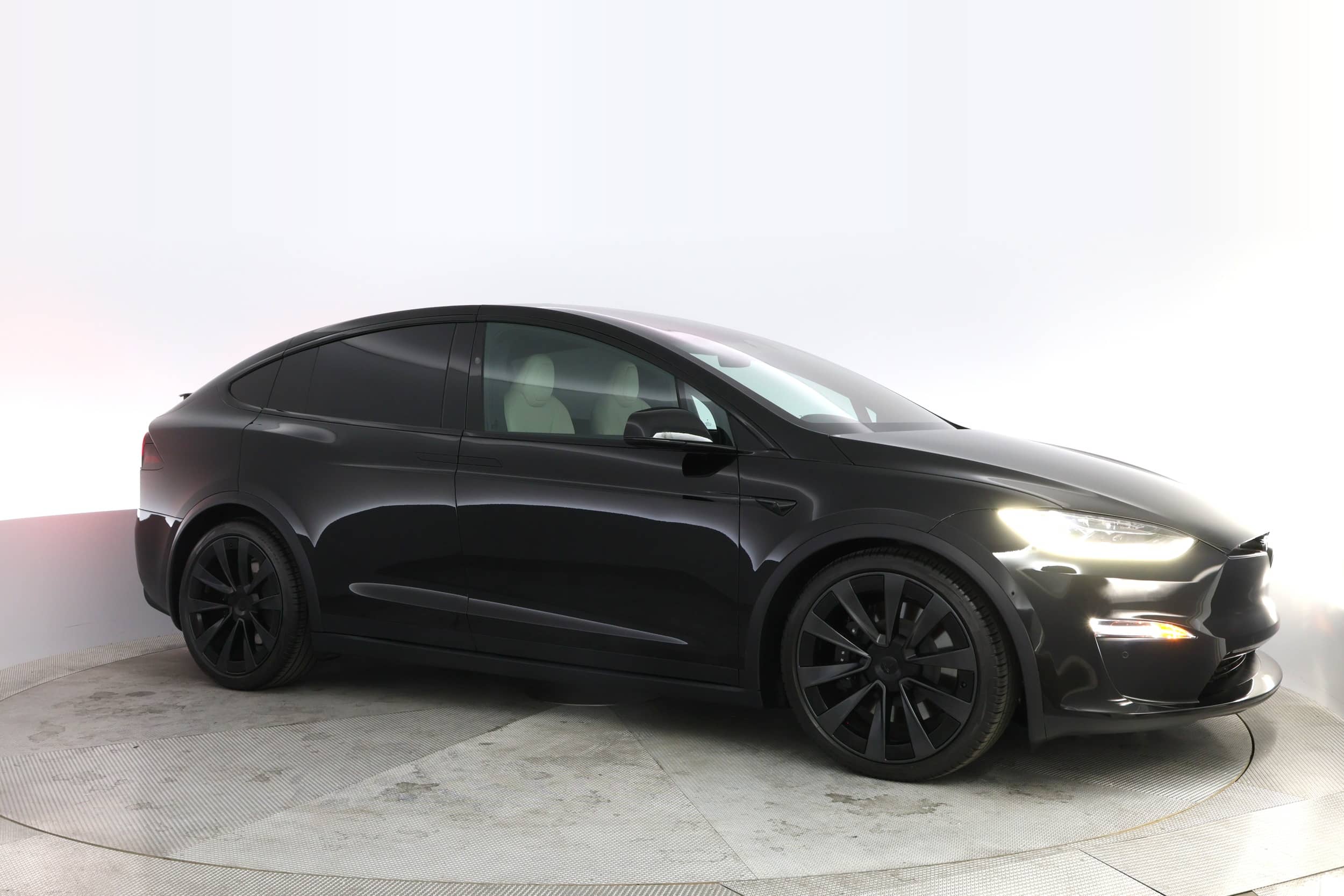 EverCars Co. vehicle image 11 for Tesla Model X -  Base on EverCars Co.