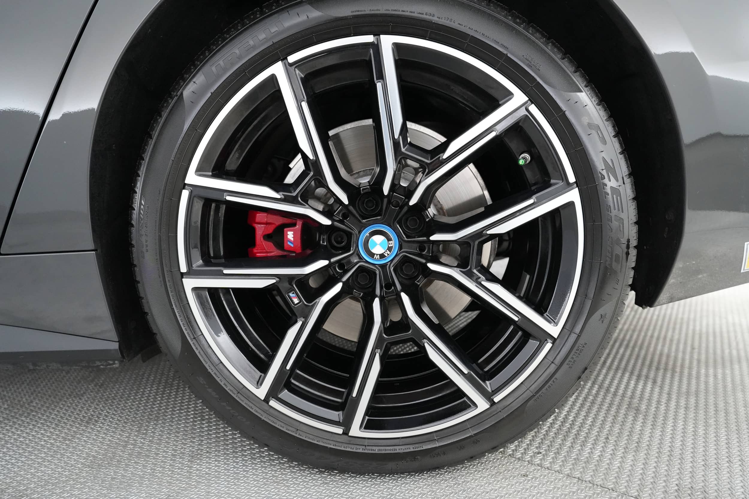 EverCars Co. vehicle image 17 for BMW i4 -  M50 on EverCars Co.