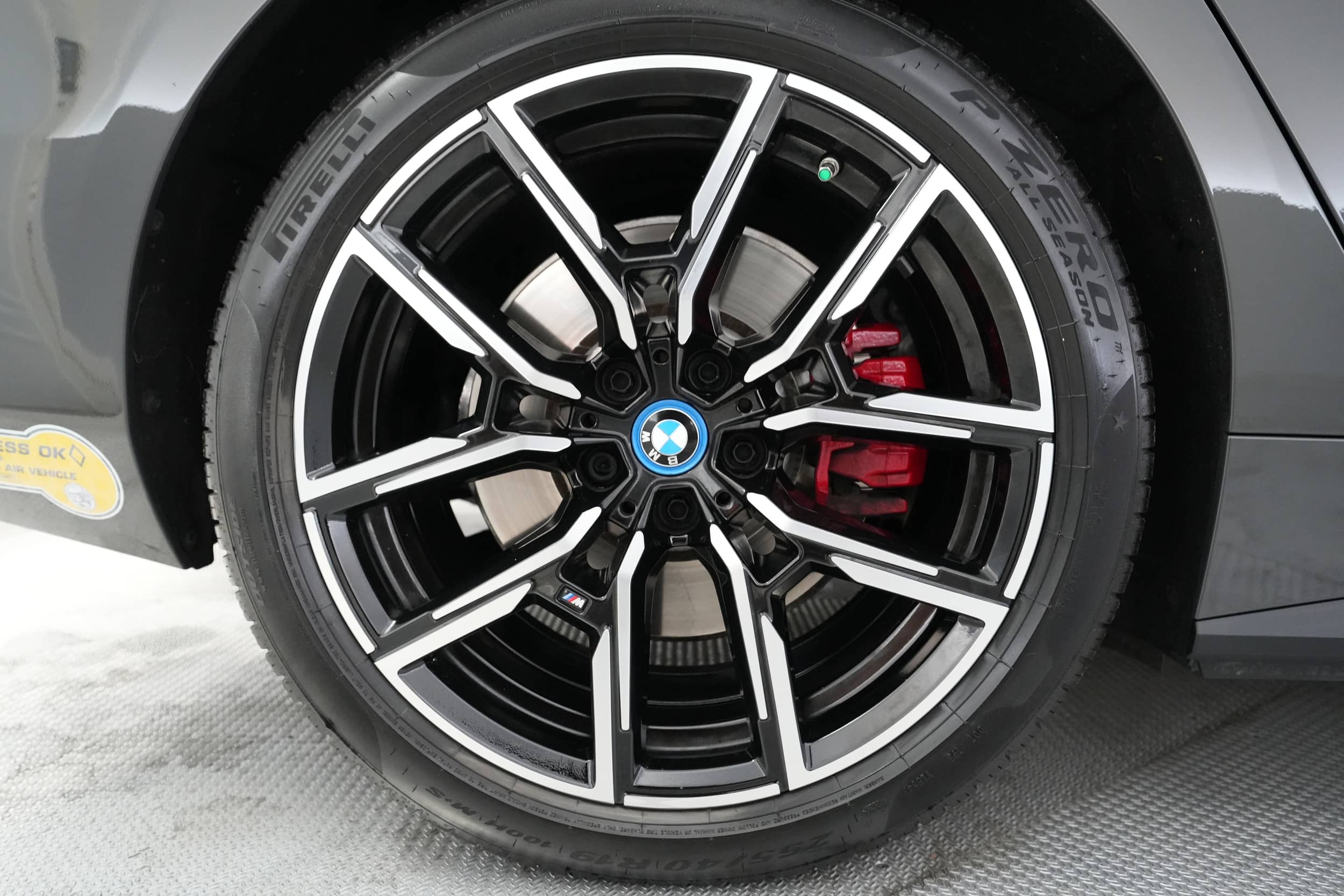 EverCars Co. vehicle image 16 for BMW i4 -  M50 on EverCars Co.