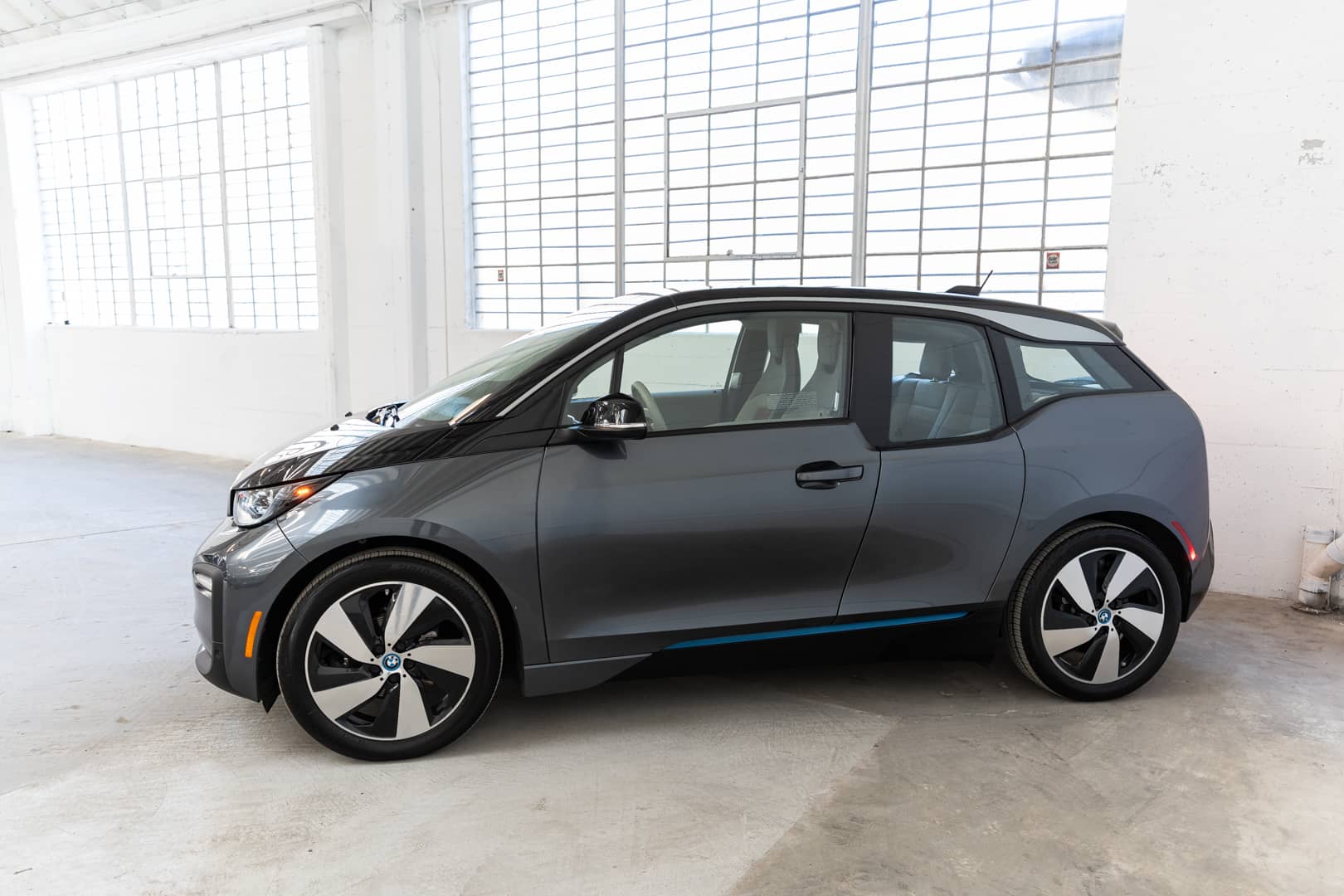 EverCars Co. vehicle image 9 for BMW i3 -  Mega World on EverCars Co.