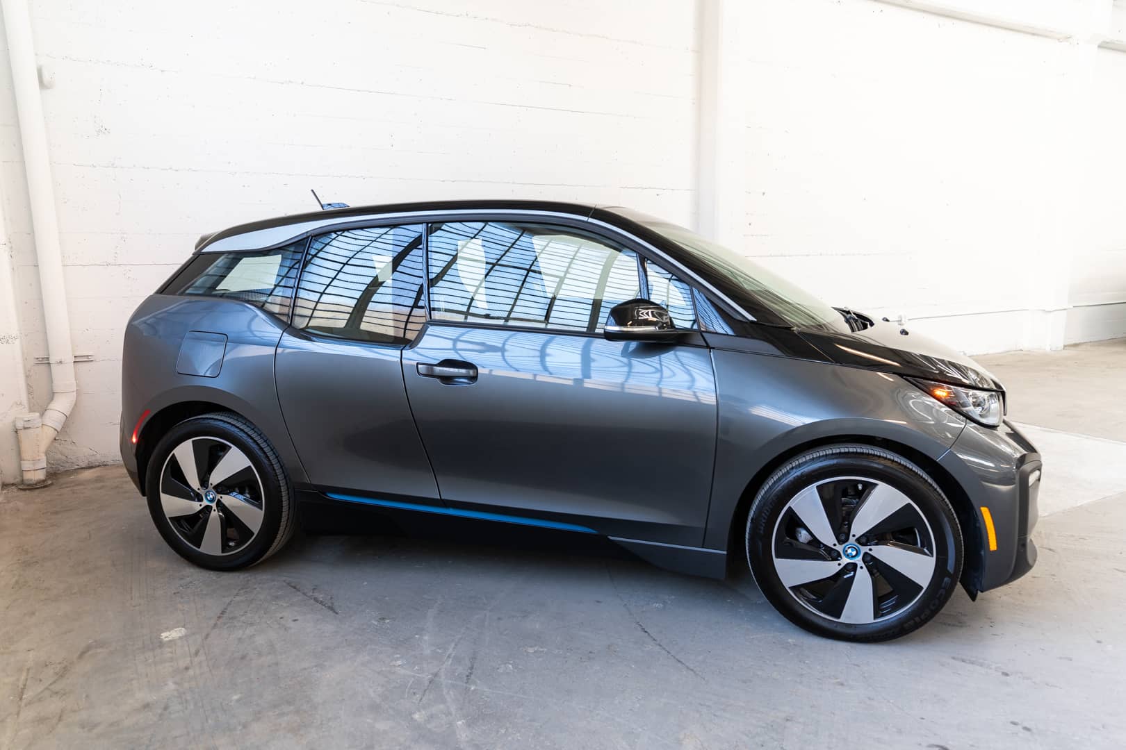 EverCars Co. vehicle image 5 for BMW i3 -  Mega World on EverCars Co.