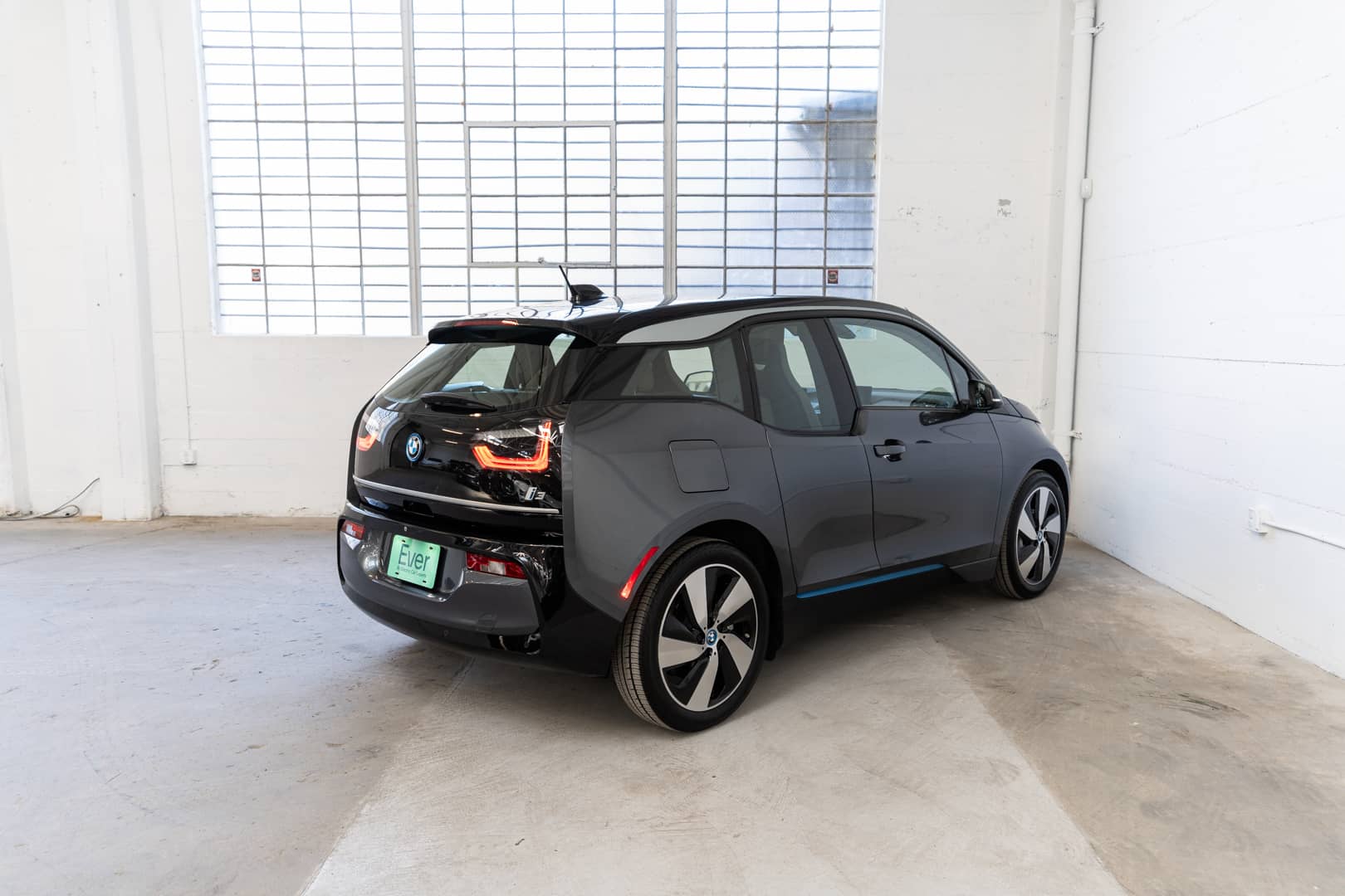 EverCars Co. vehicle image 6 for BMW i3 -  Mega World on EverCars Co.