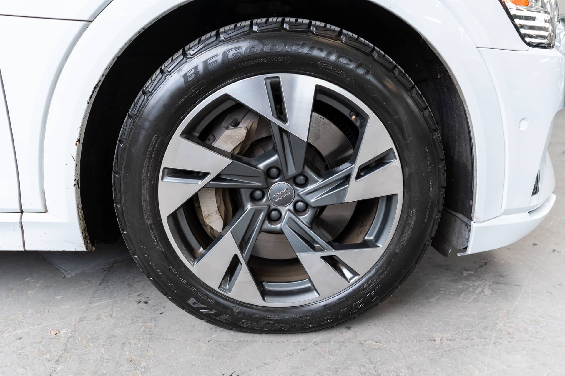 EverCars Co. vehicle image 12 for Audi e-tron -  Prestige on EverCars Co.