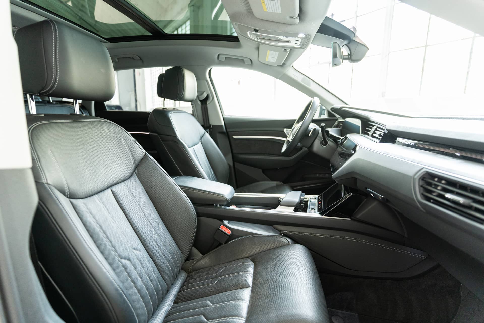 EverCars Co. vehicle image 16 for Audi e-tron -  Prestige on EverCars Co.