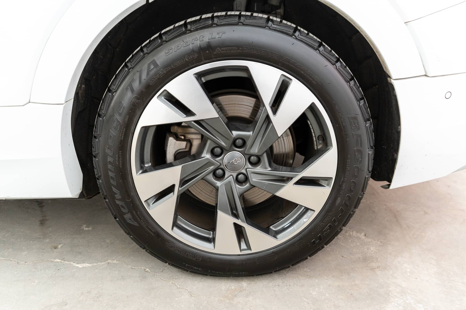 EverCars Co. vehicle image 11 for Audi e-tron -  Prestige on EverCars Co.