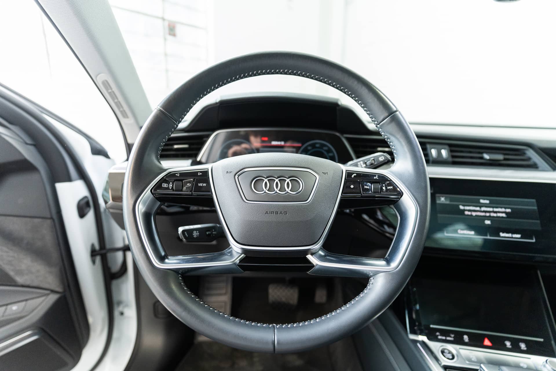 EverCars Co. vehicle image 19 for Audi e-tron -  Prestige on EverCars Co.