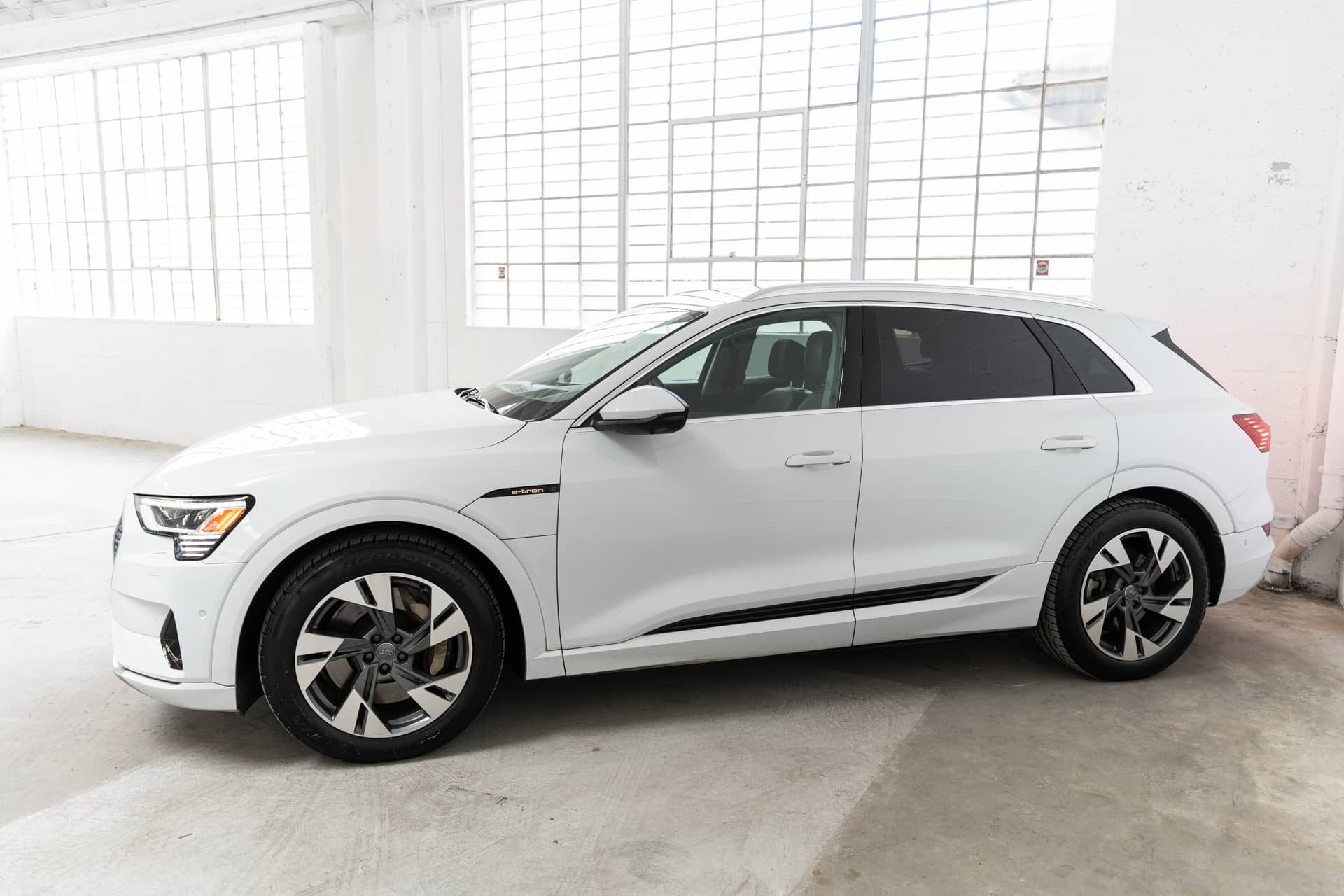 EverCars Co. vehicle image 9 for Audi e-tron -  Prestige on EverCars Co.