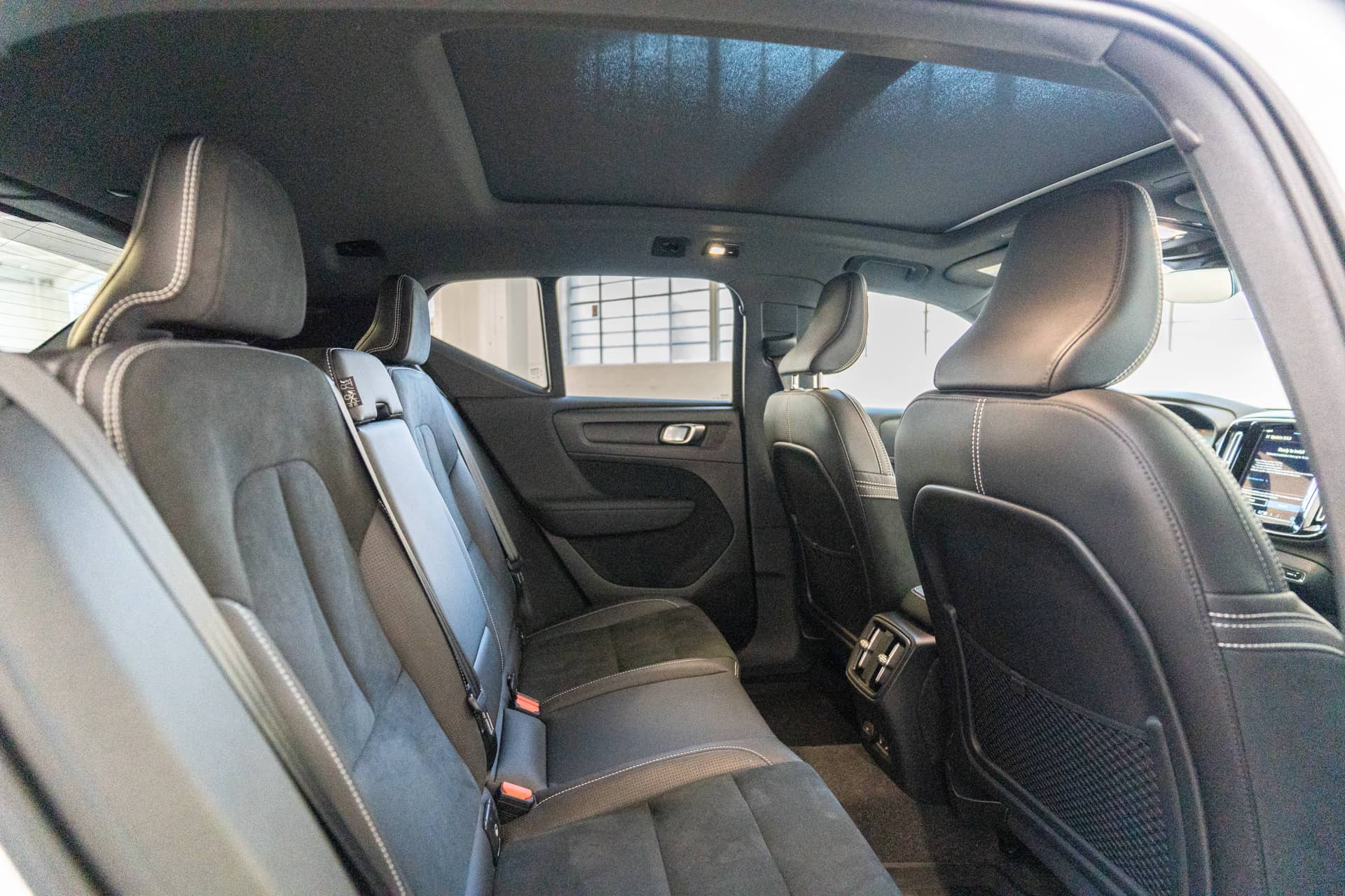 EverCars Co. vehicle image 12 for Volvo XC40 Recharge -  Pure Electric P8 on EverCars Co.