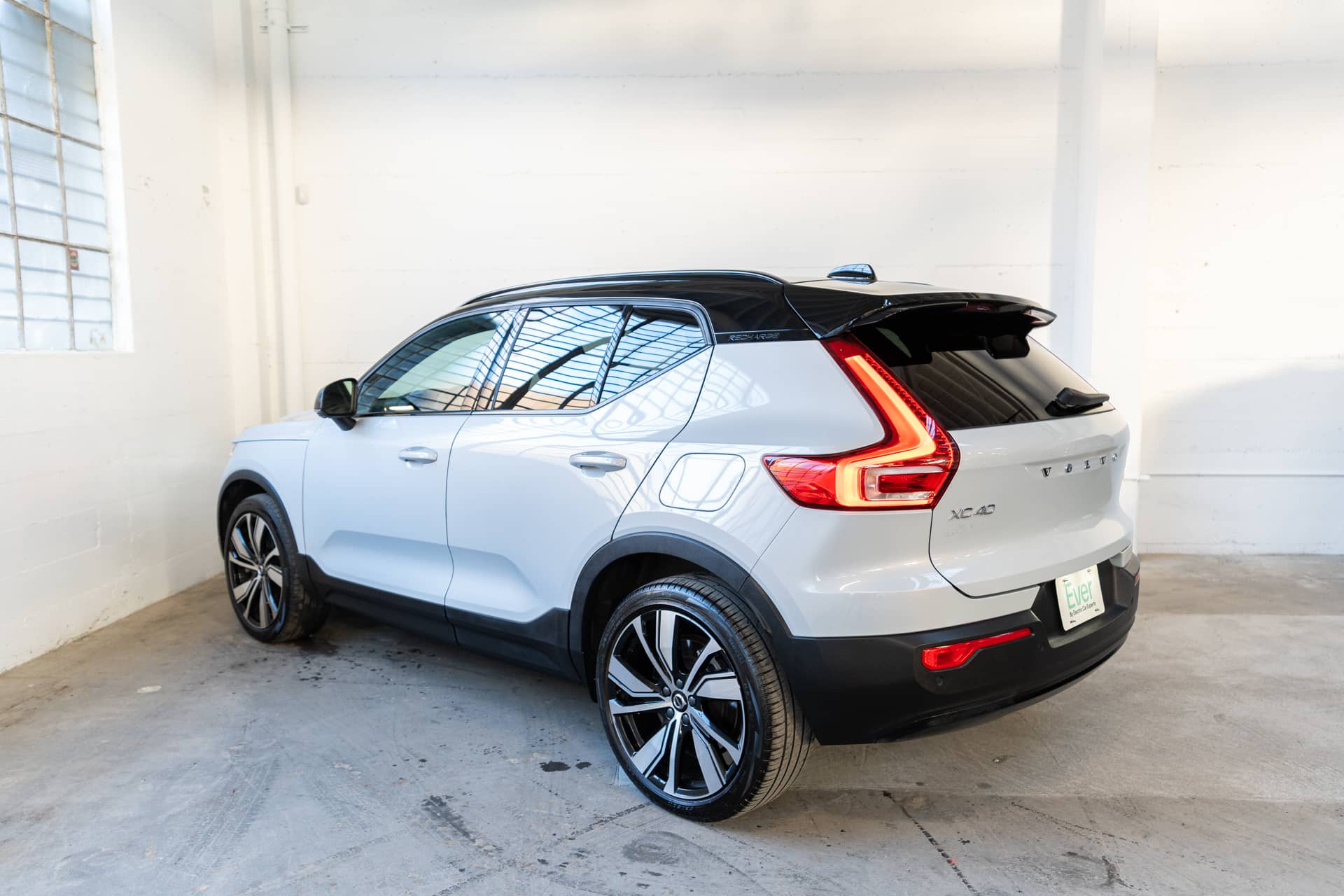 EverCars Co. vehicle image 7 for Volvo XC40 Recharge -  Pure Electric P8 on EverCars Co.