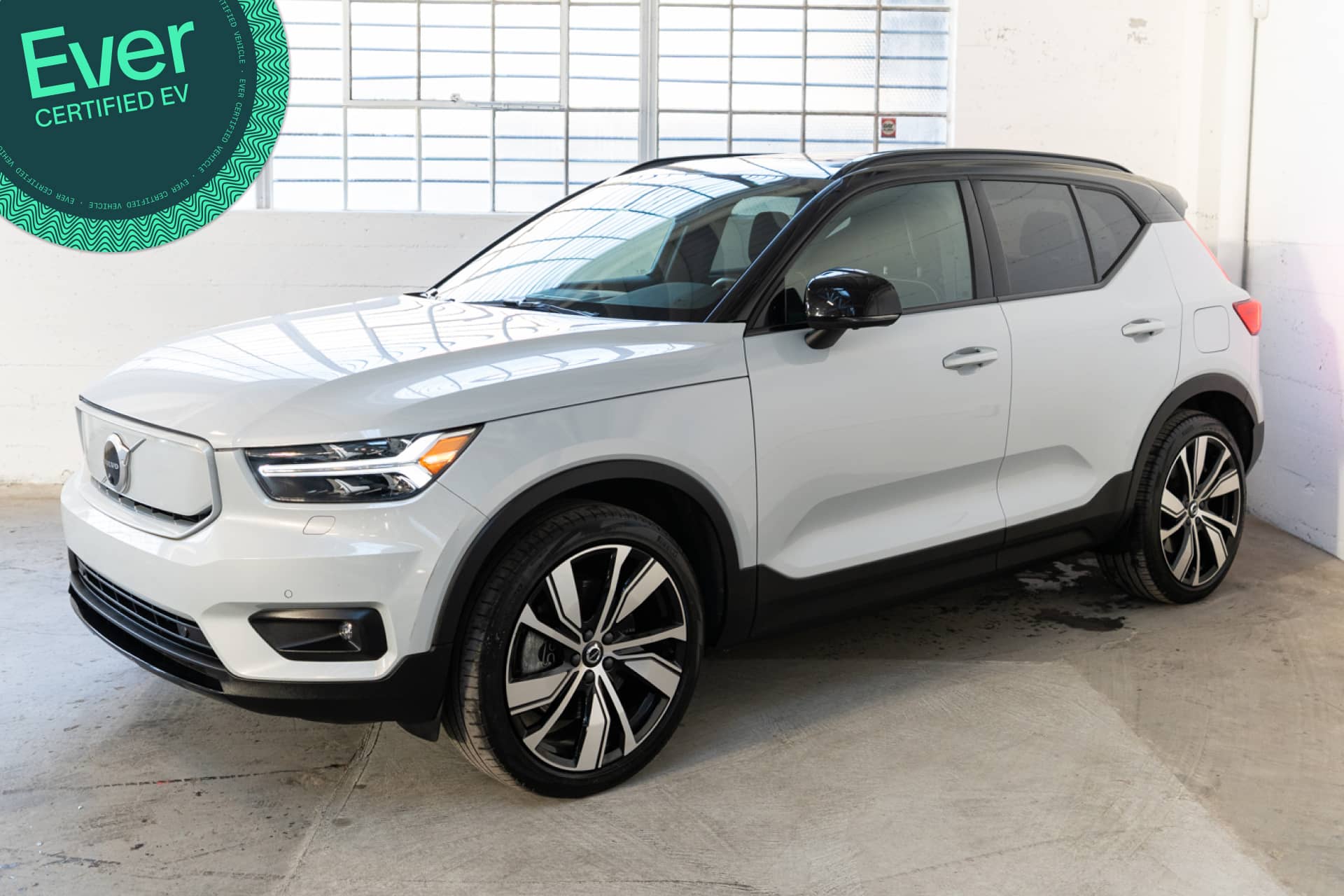 EverCars Co. featured vehicle's image for Volvo XC40 Recharge -  Pure Electric P8 on EverCars Co.