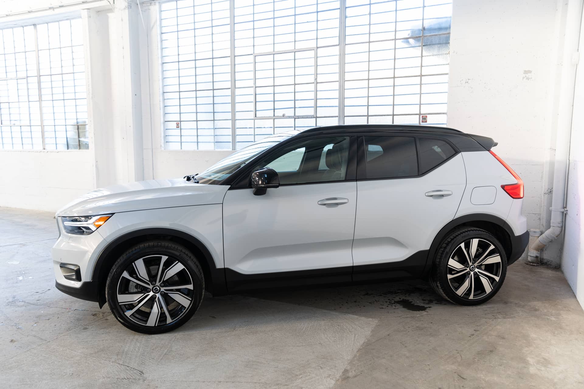 EverCars Co. vehicle image 8 for Volvo XC40 Recharge -  Pure Electric P8 on EverCars Co.