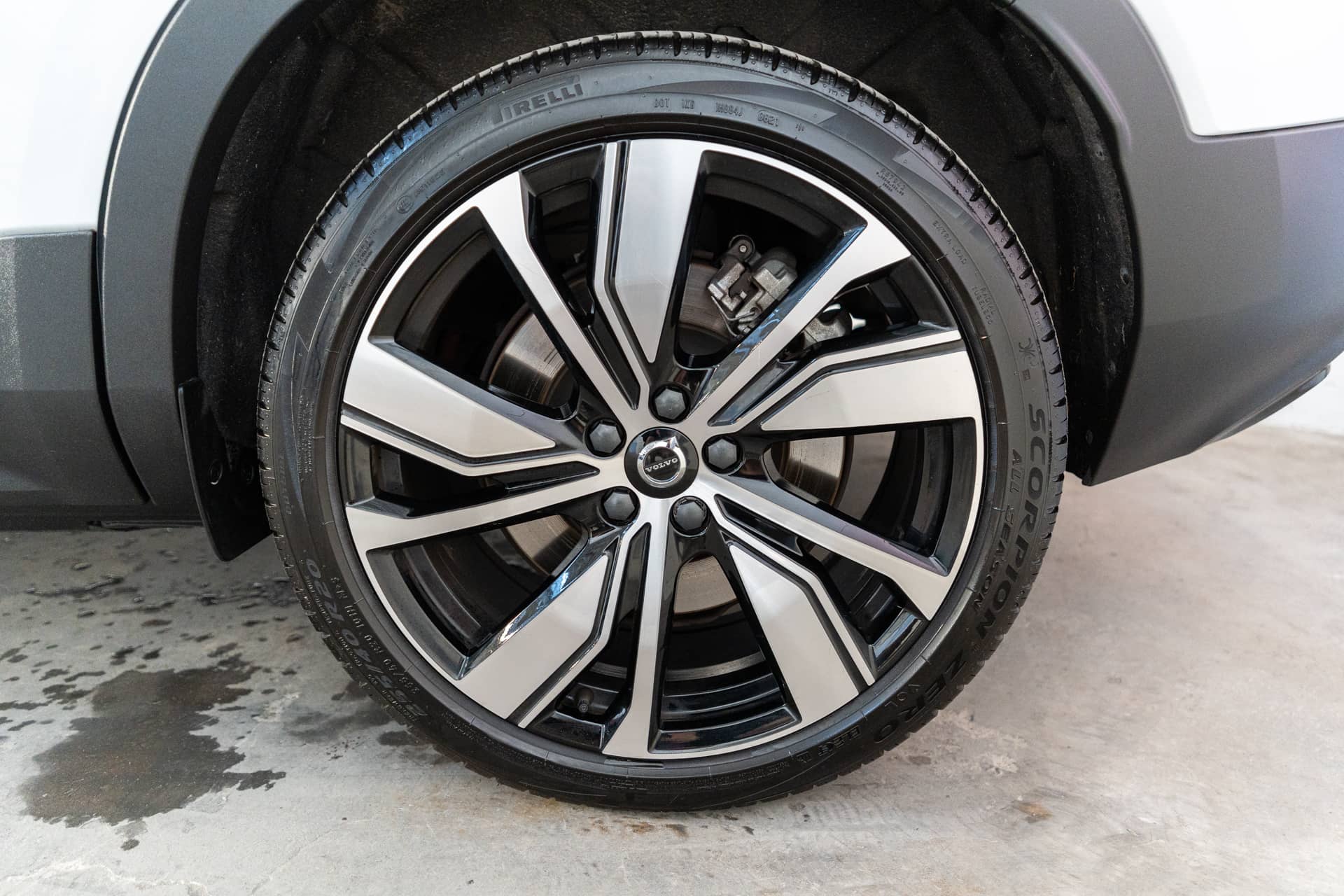 EverCars Co. vehicle image 14 for Volvo XC40 Recharge -  Pure Electric P8 on EverCars Co.