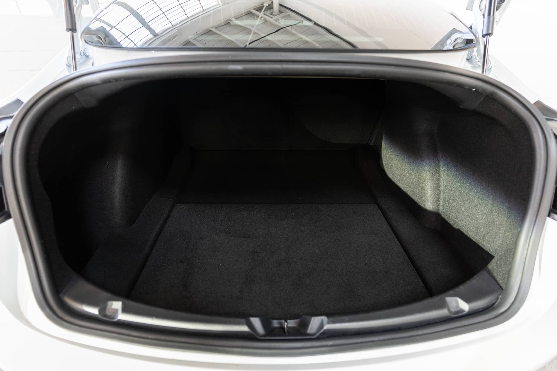 EverCars Co. vehicle image 5 for Tesla Model 3 -  Standard Range Plus on EverCars Co.