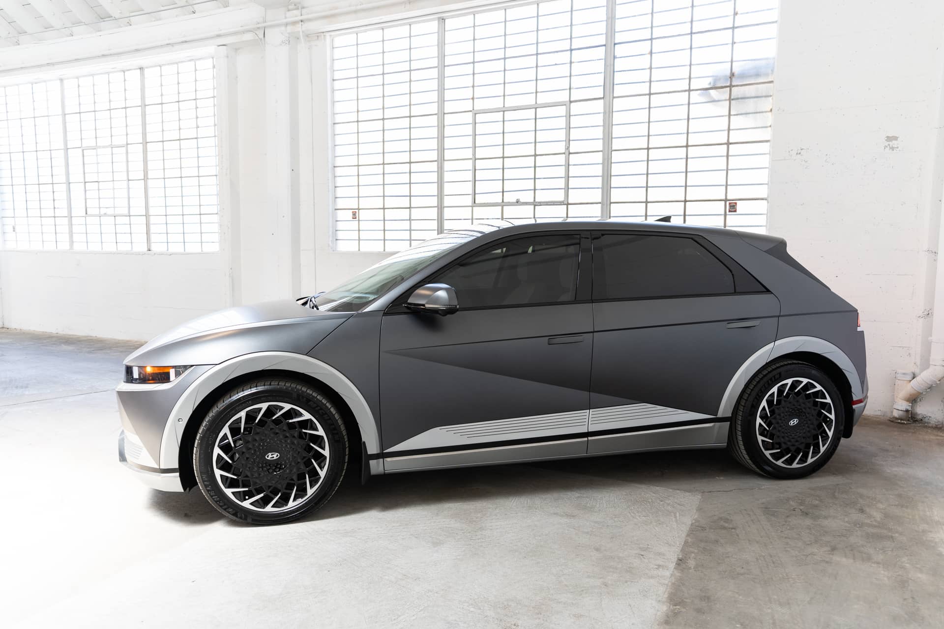 EverCars Co. vehicle image 9 for Hyundai IONIQ 5 -  Limited on EverCars Co.