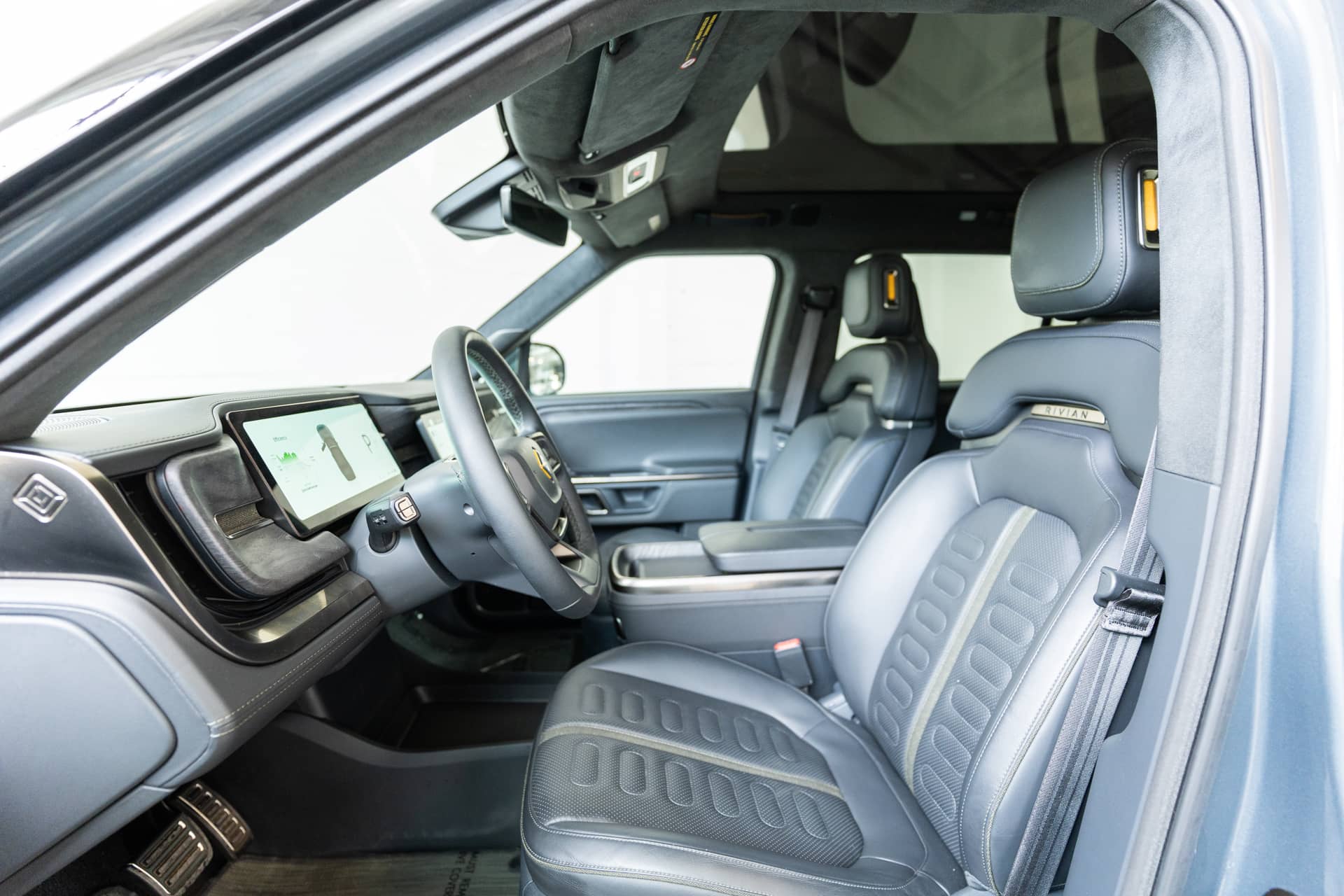 EverCars Co. vehicle image 14 for Rivian R1S -  Launch Edition on EverCars Co.
