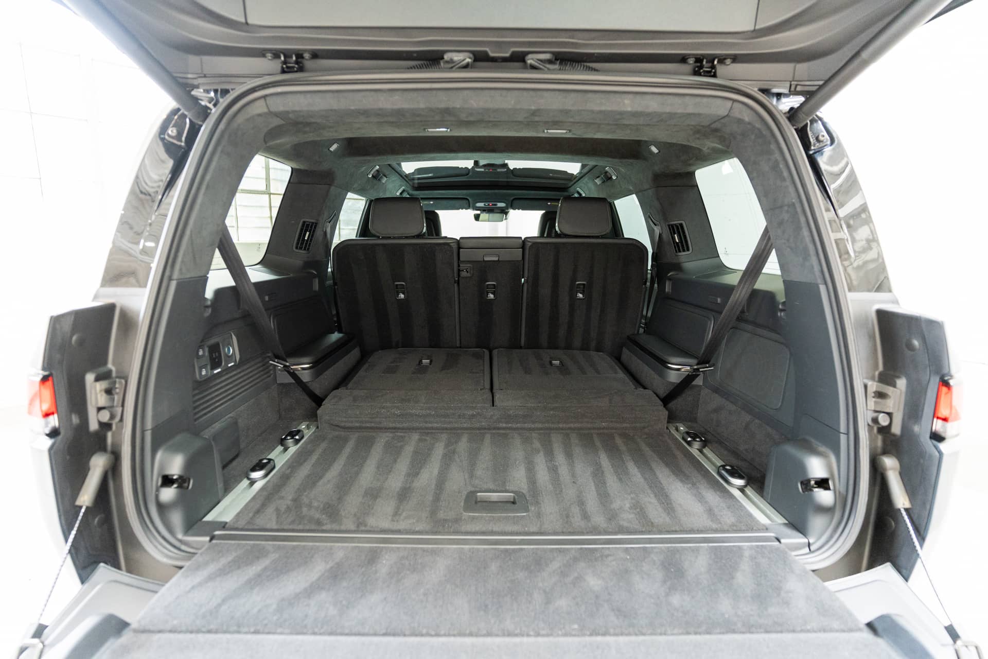 EverCars Co. vehicle image 21 for Rivian R1S -  Launch Edition on EverCars Co.