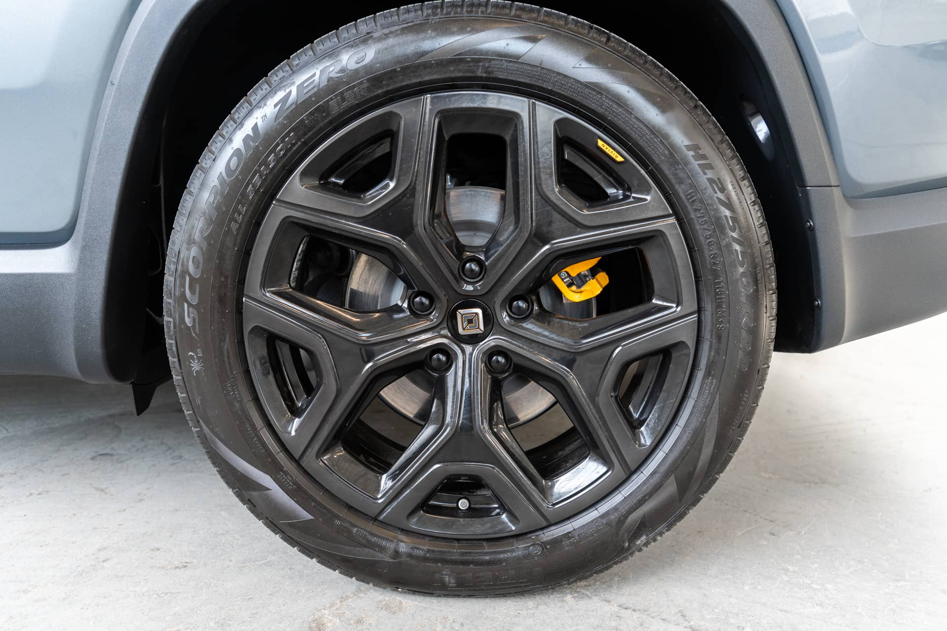 EverCars Co. vehicle image 11 for Rivian R1S -  Launch Edition on EverCars Co.