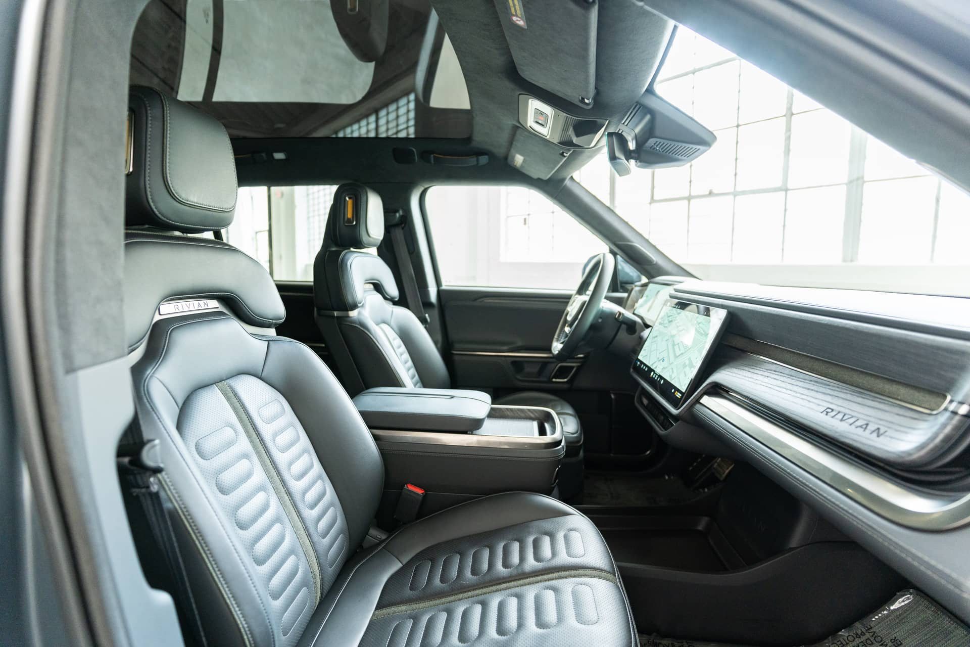EverCars Co. vehicle image 16 for Rivian R1S -  Launch Edition on EverCars Co.