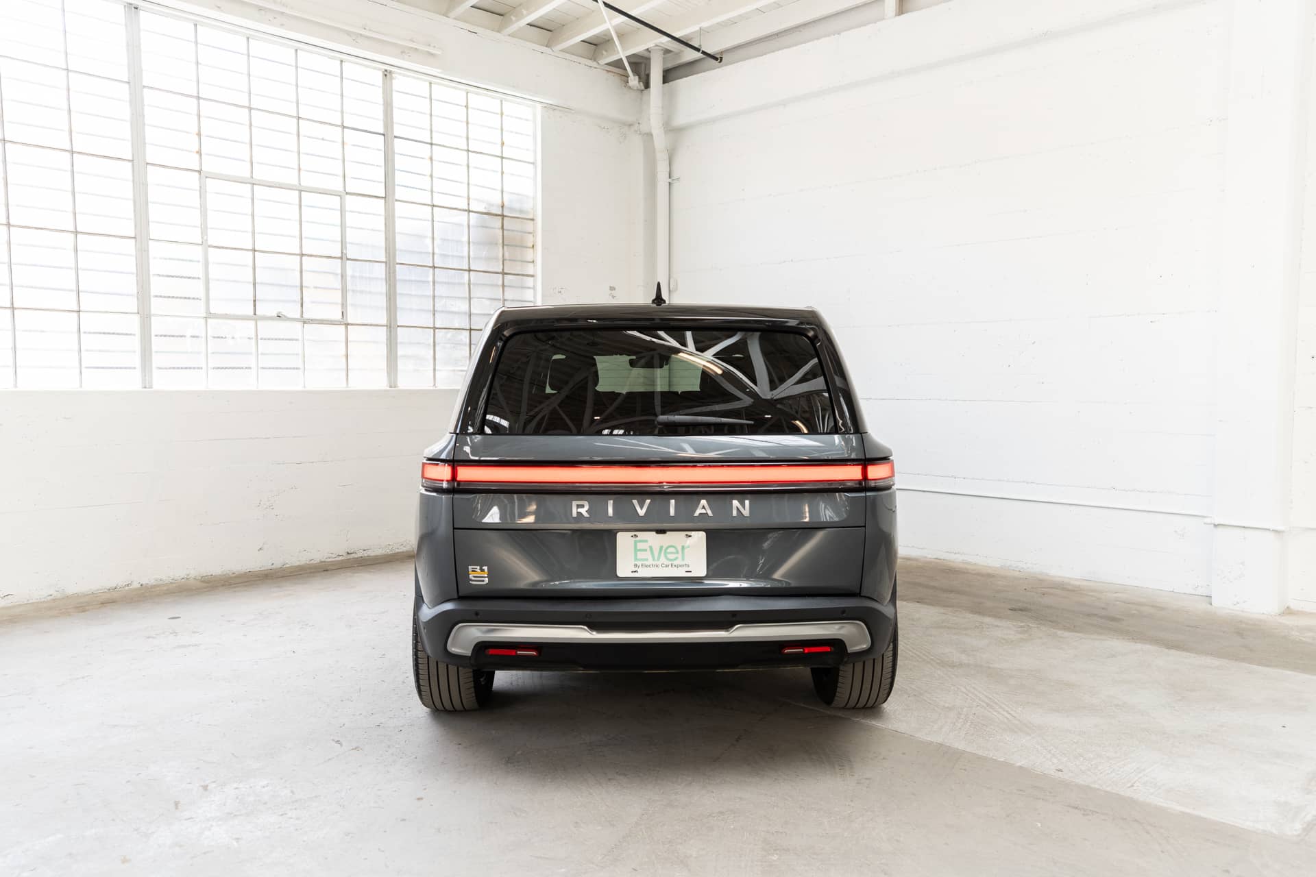 EverCars Co. vehicle image 7 for Rivian R1S -  Launch Edition on EverCars Co.
