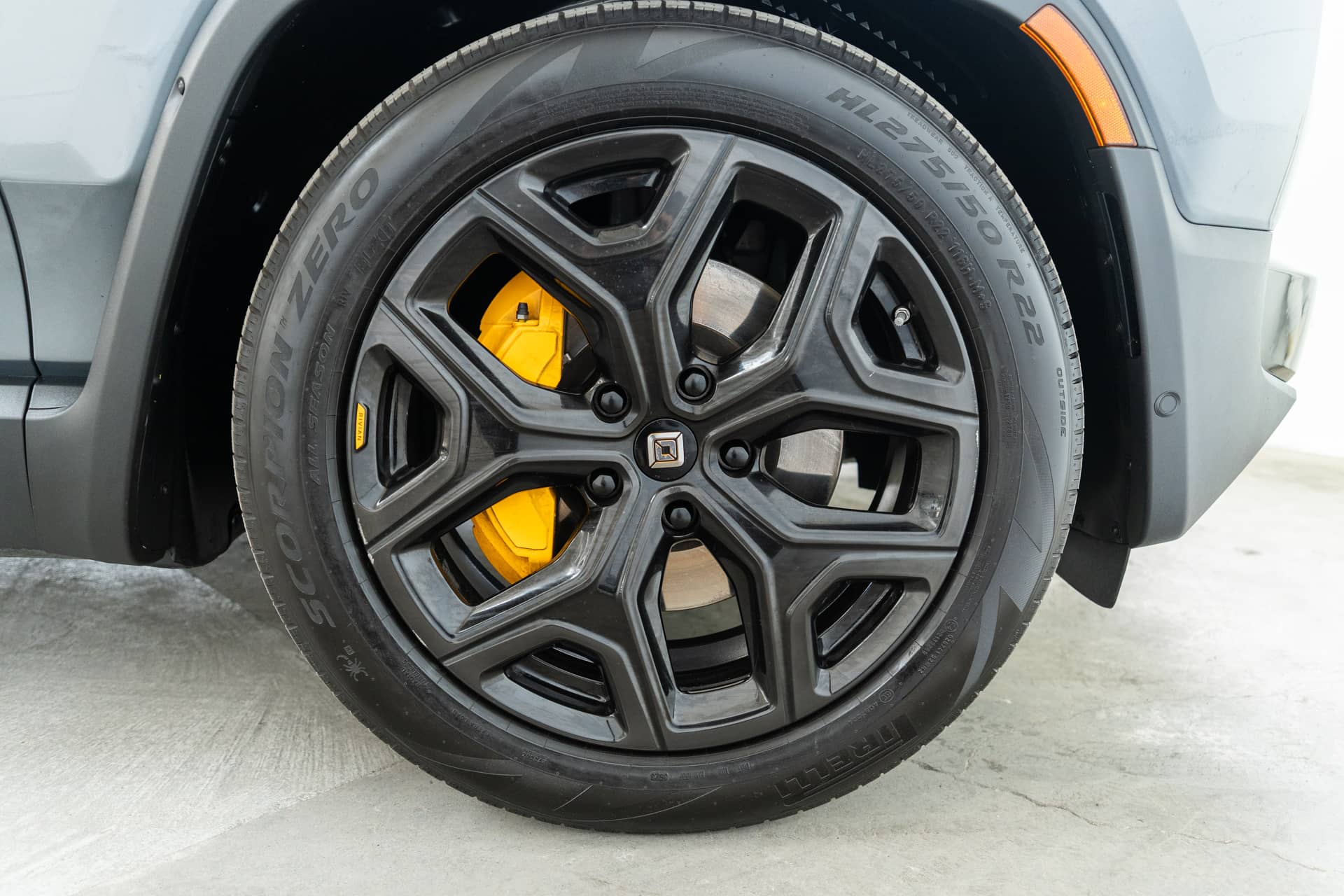 EverCars Co. vehicle image 12 for Rivian R1S -  Launch Edition on EverCars Co.