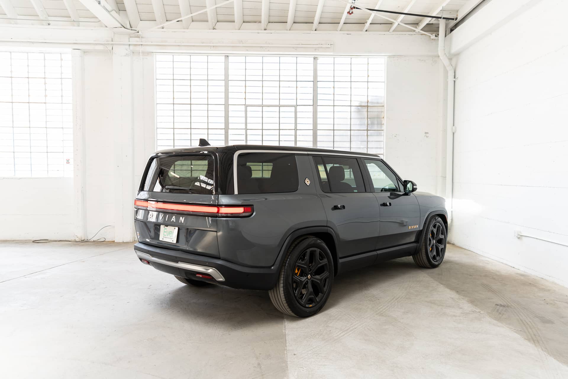 EverCars Co. vehicle image 6 for Rivian R1S -  Launch Edition on EverCars Co.