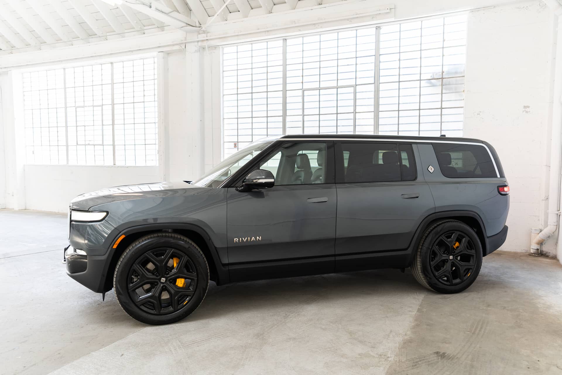 EverCars Co. vehicle image 9 for Rivian R1S -  Launch Edition on EverCars Co.