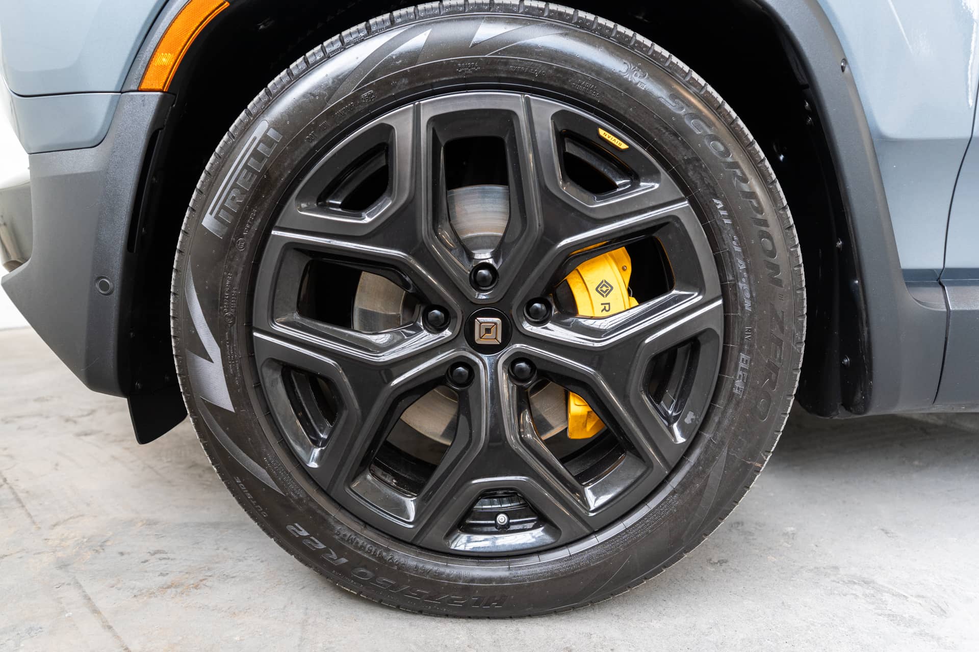 EverCars Co. vehicle image 10 for Rivian R1S -  Launch Edition on EverCars Co.