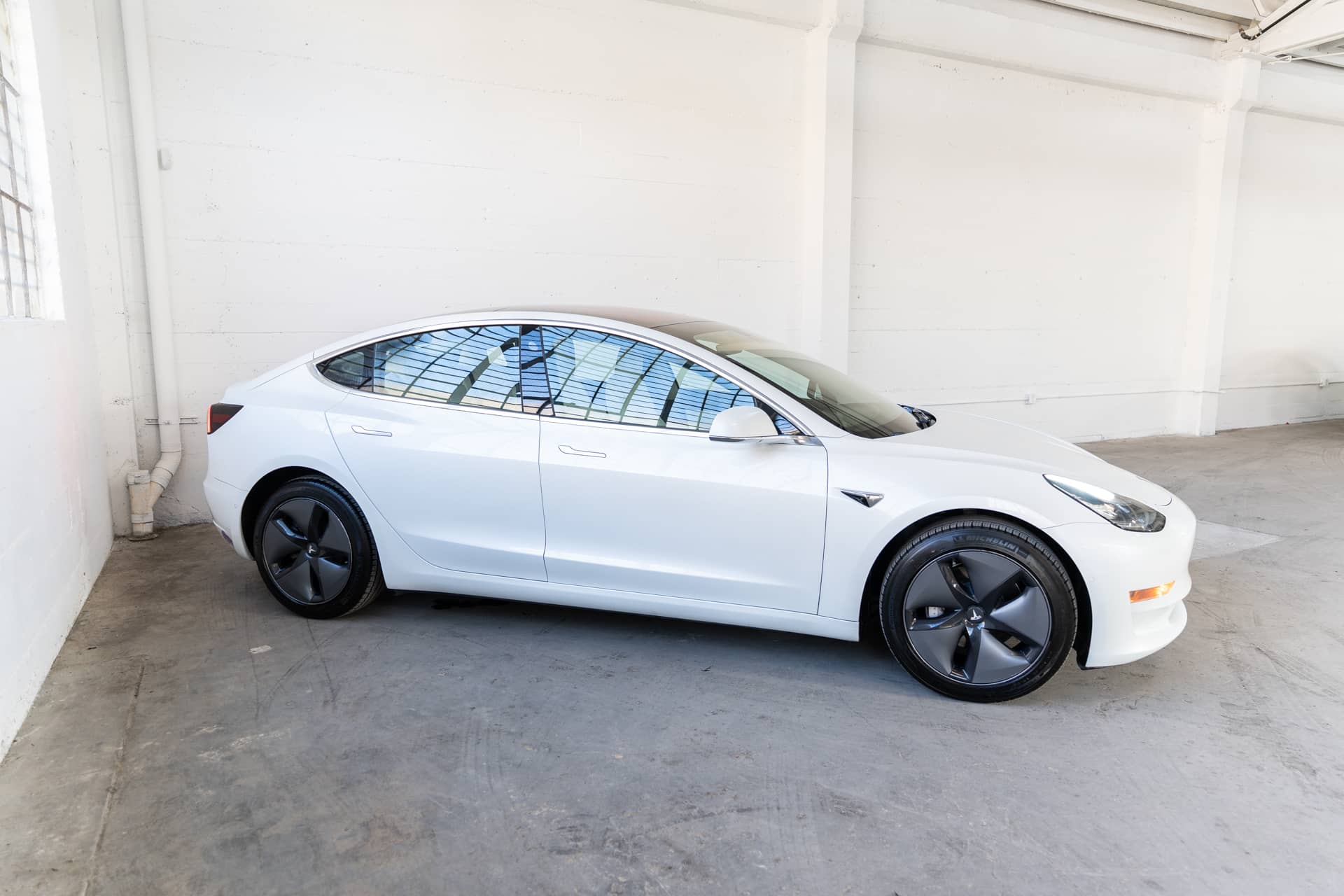 EverCars Co. vehicle image 5 for Tesla Model 3 -  Mid Range on EverCars Co.