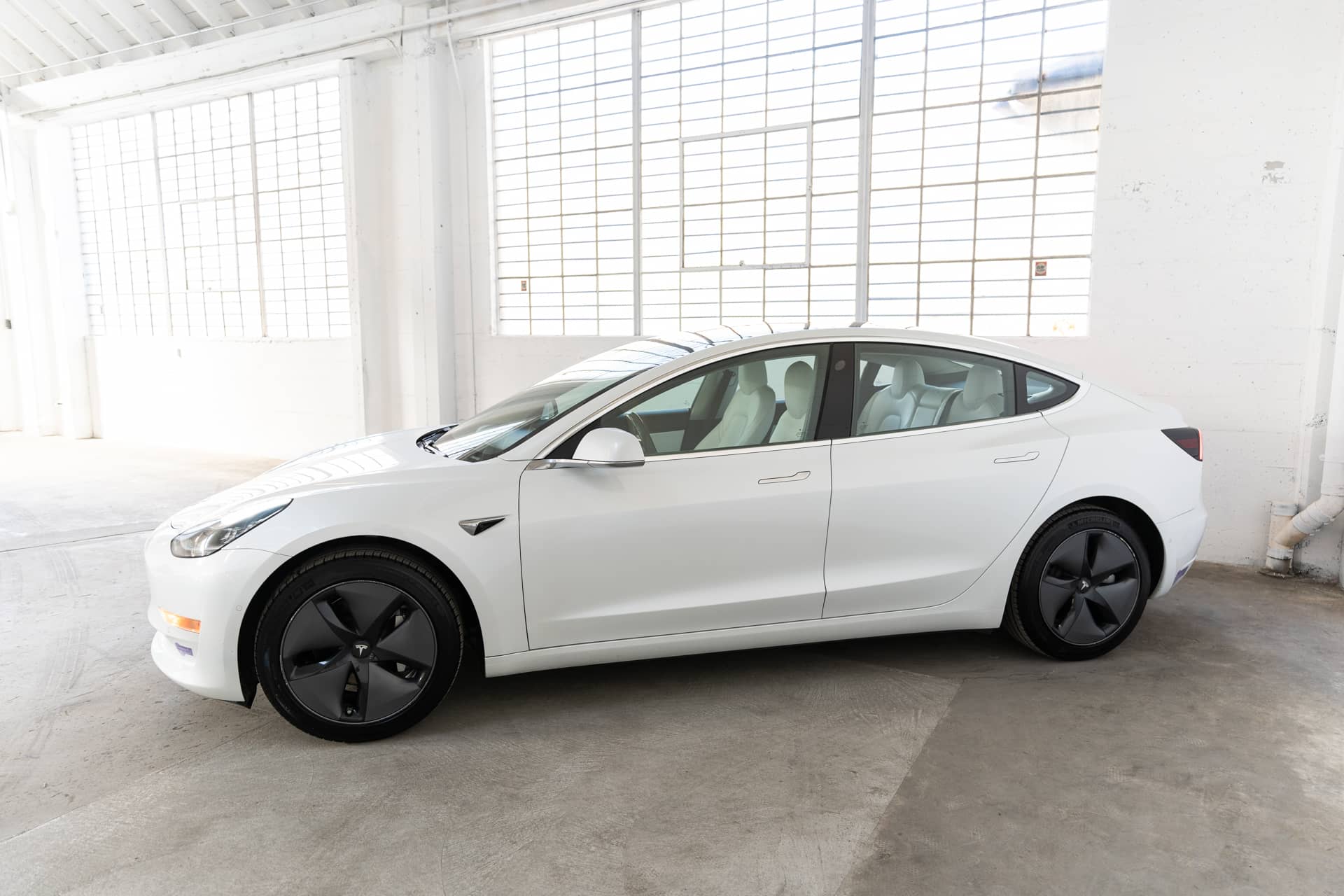 EverCars Co. vehicle image 9 for Tesla Model 3 -  Mid Range on EverCars Co.