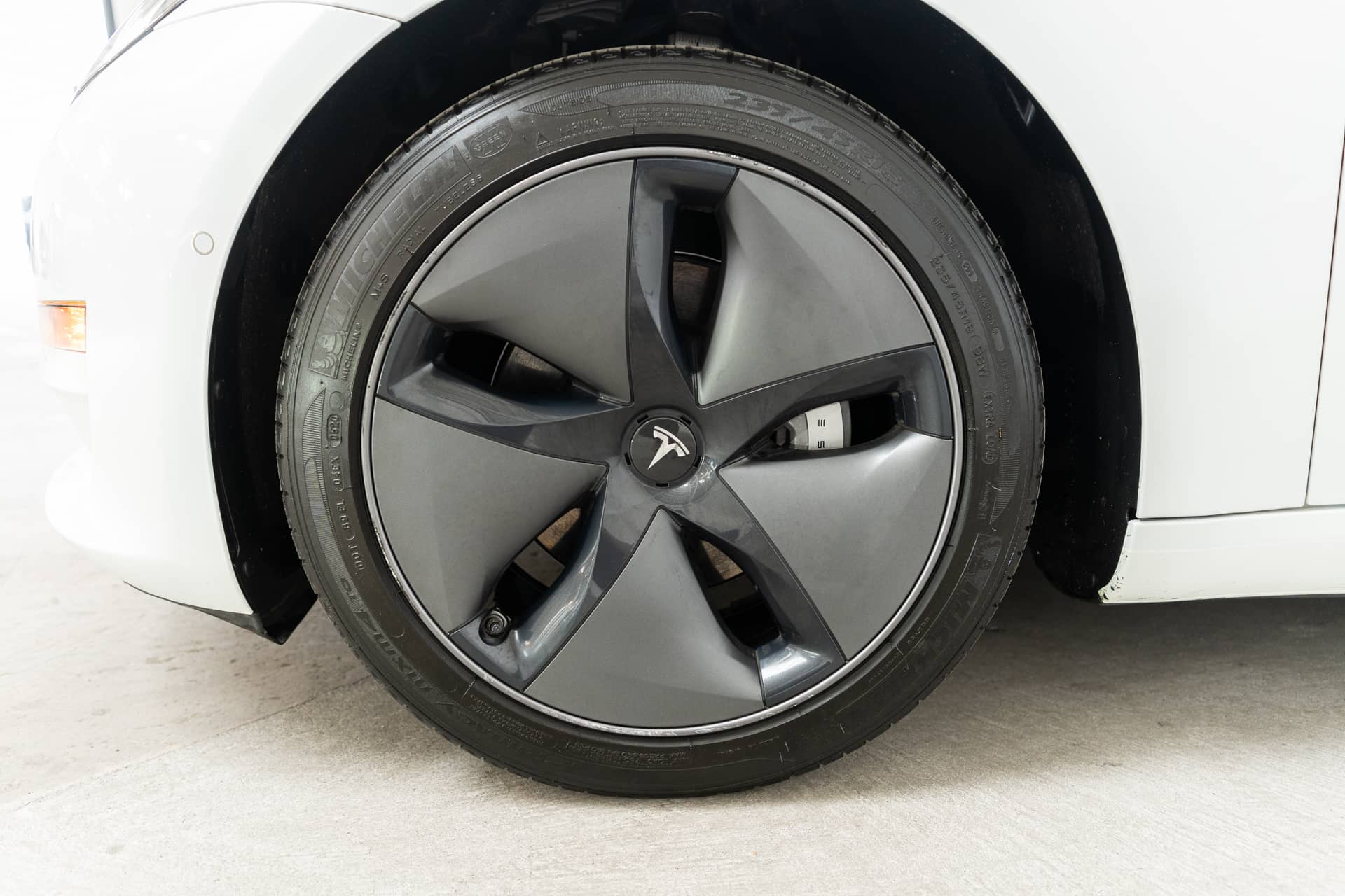 EverCars Co. vehicle image 10 for Tesla Model 3 -  Standard Range Plus on EverCars Co.