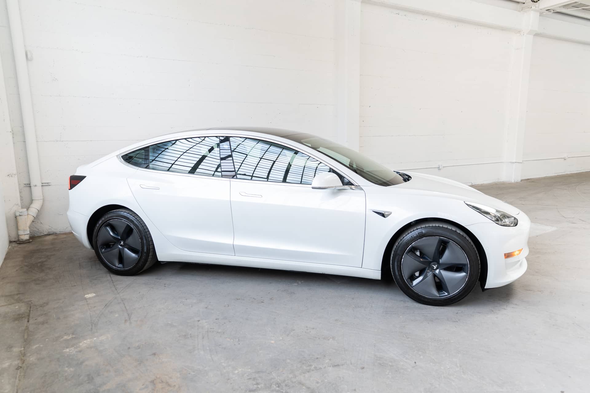 EverCars Co. vehicle image 5 for Tesla Model 3 -  Standard Range Plus on EverCars Co.