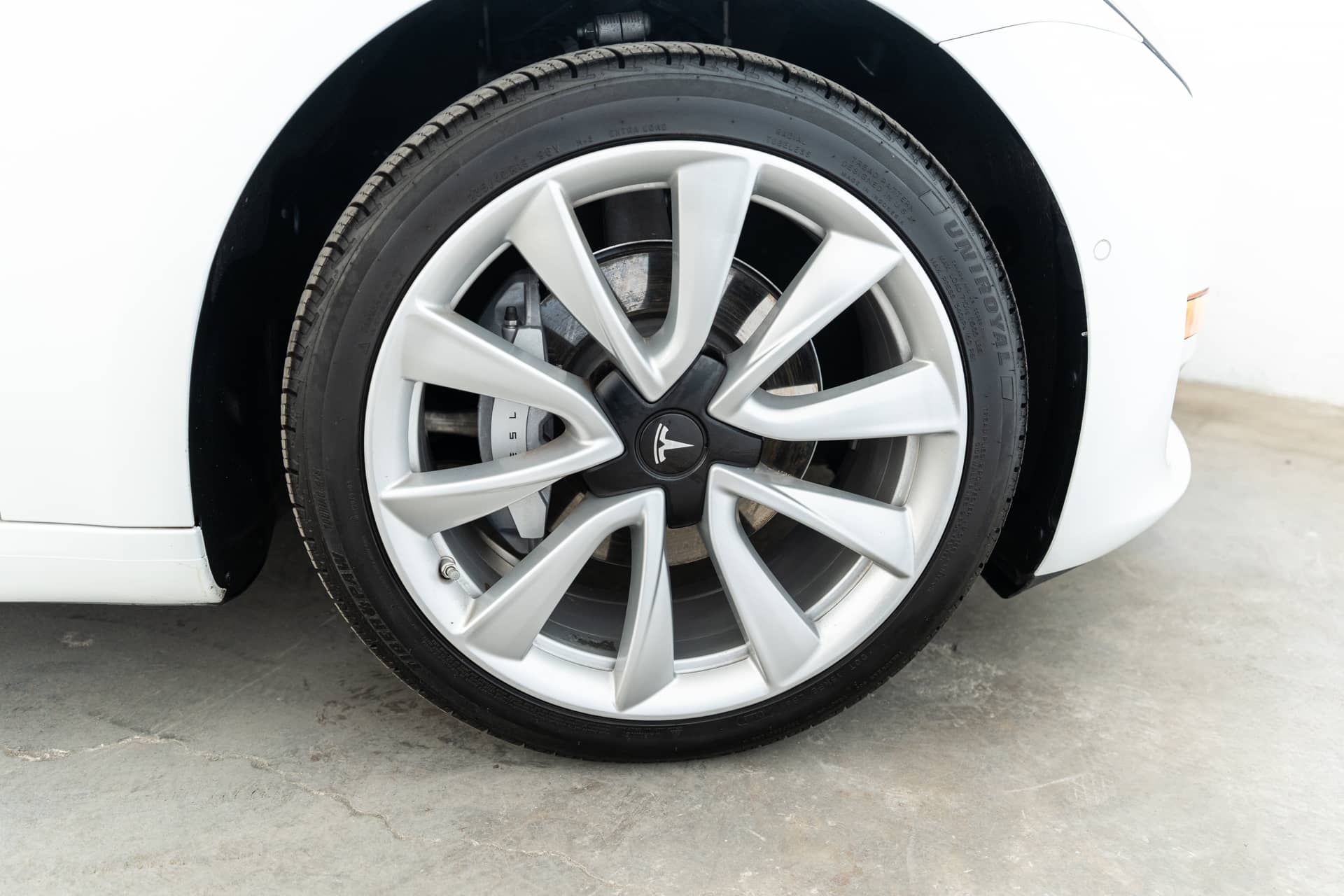 EverCars Co. vehicle image 12 for Tesla Model 3 -  Standard Range Plus on EverCars Co.