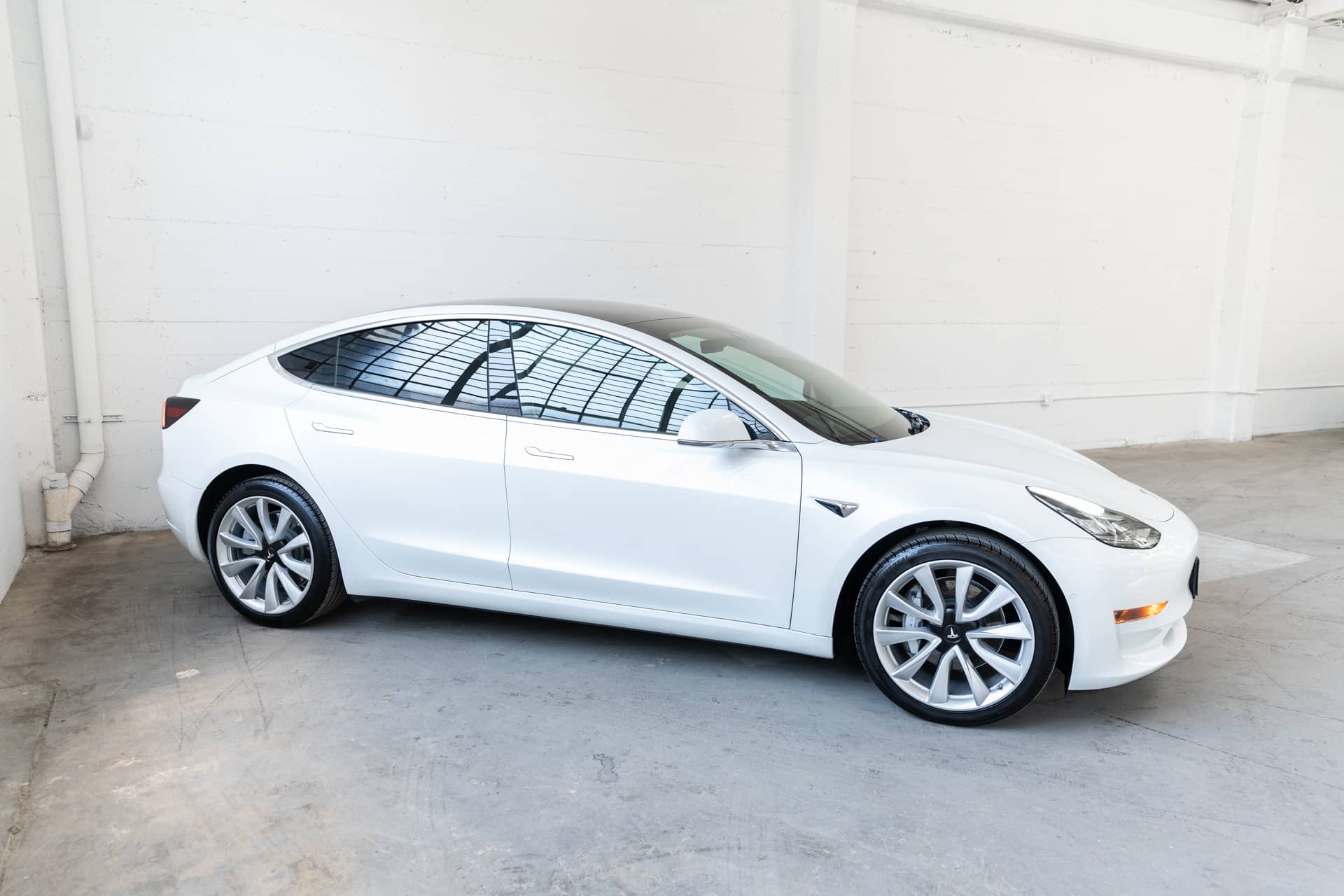 EverCars Co. vehicle image 5 for Tesla Model 3 -  Standard Range Plus on EverCars Co.