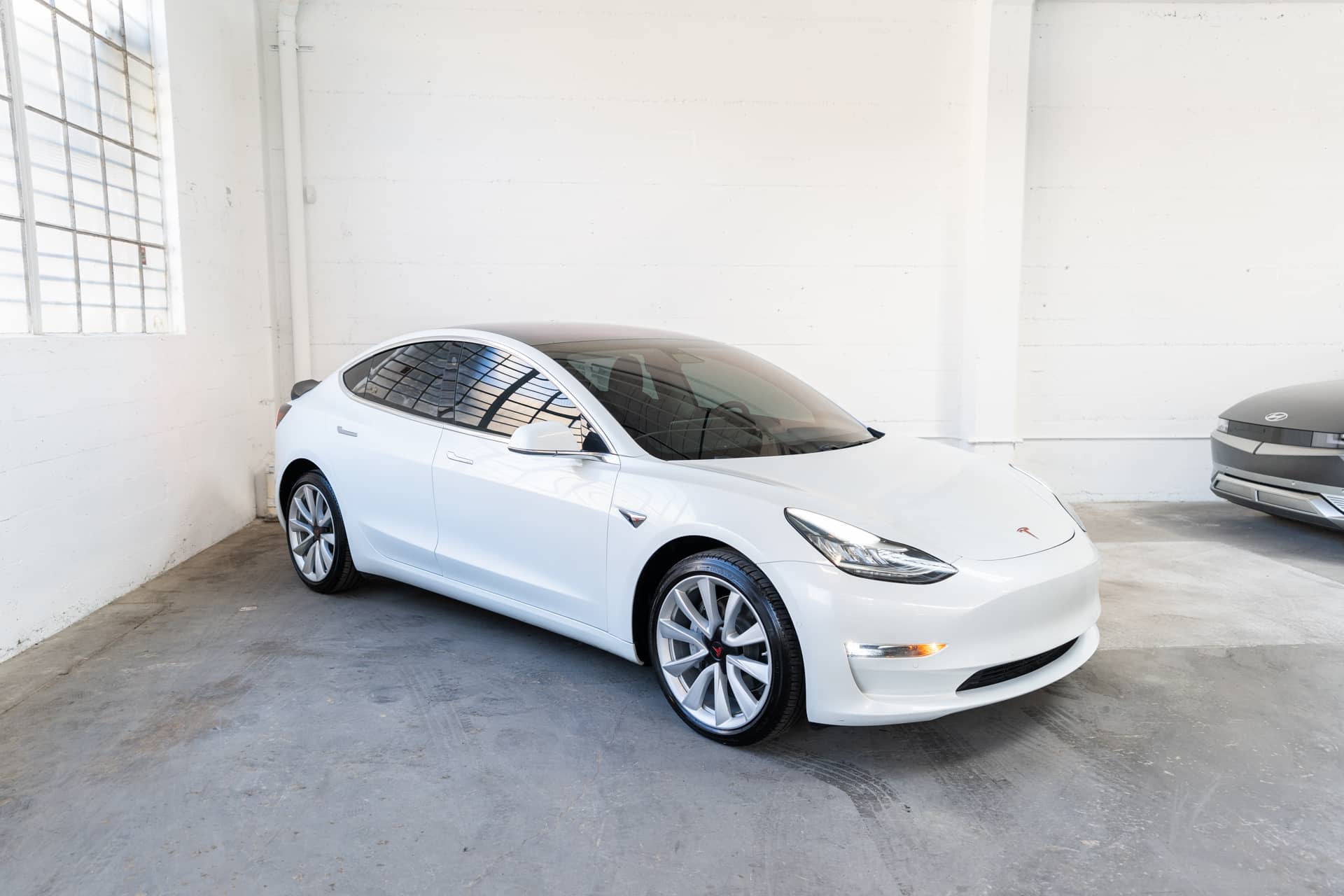 EverCars Co. vehicle image 4 for Tesla Model 3 -  Mid Range on EverCars Co.