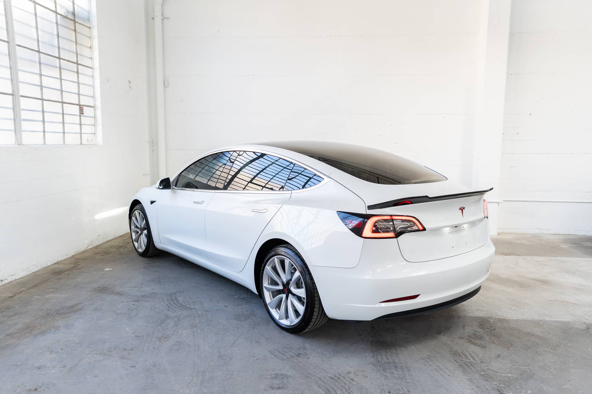 EverCars Co. vehicle image 8 for Tesla Model 3 -  Mid Range on EverCars Co.