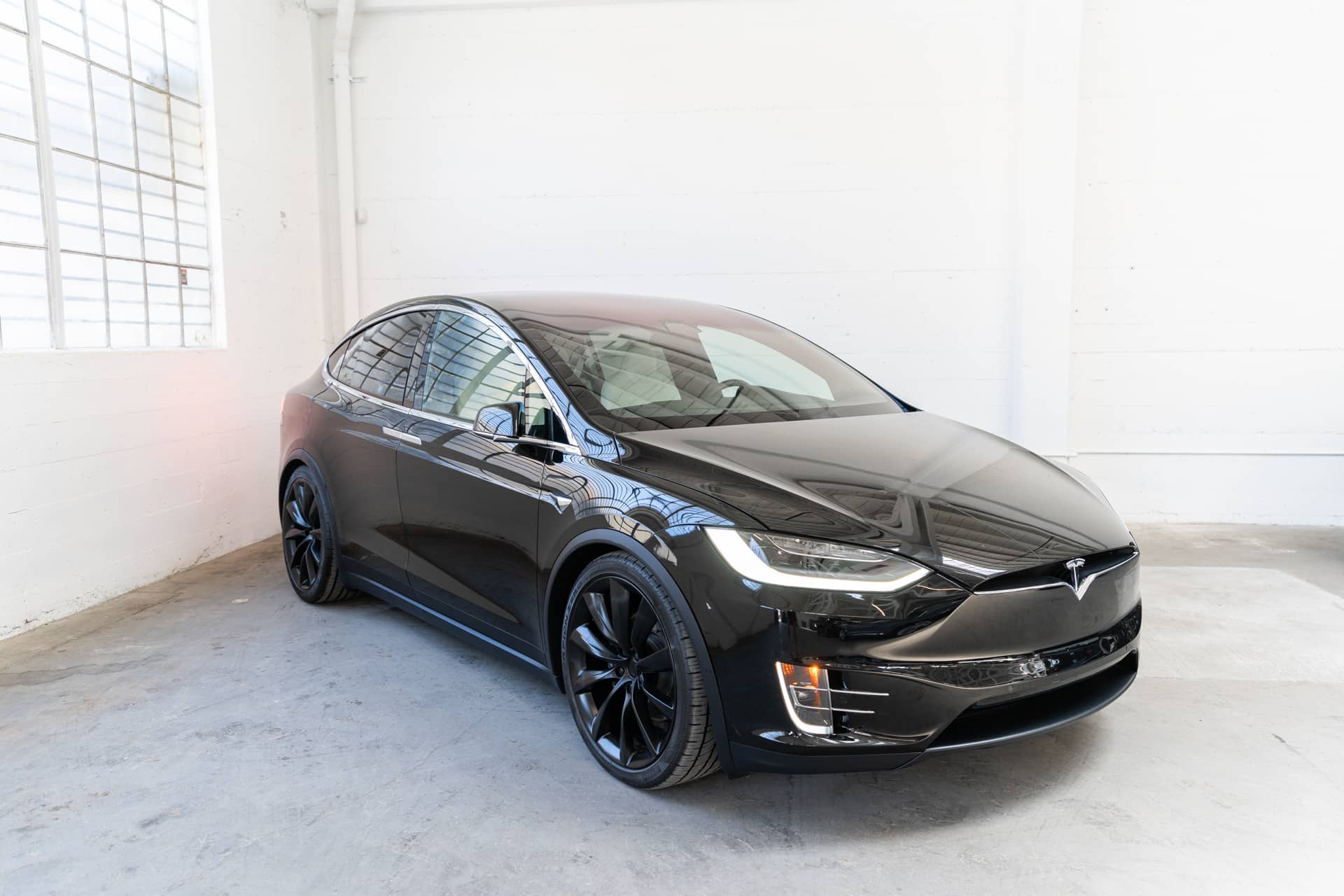 EverCars Co. vehicle image 4 for Tesla Model X -  Long Range Plus on EverCars Co.
