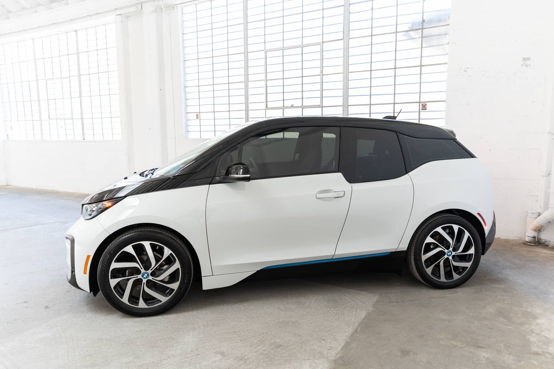 EverCars Co. vehicle image 9 for BMW i3 -  Giga World on EverCars Co.