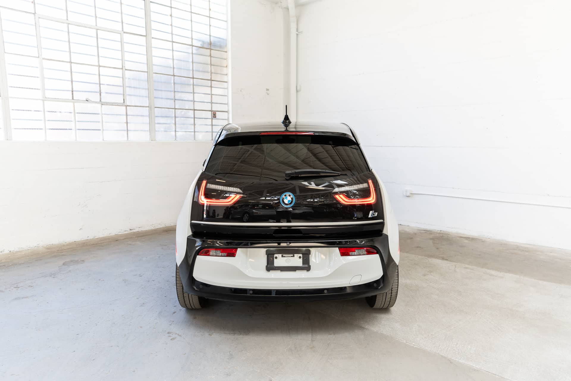 EverCars Co. vehicle image 7 for BMW i3 -  Giga World on EverCars Co.