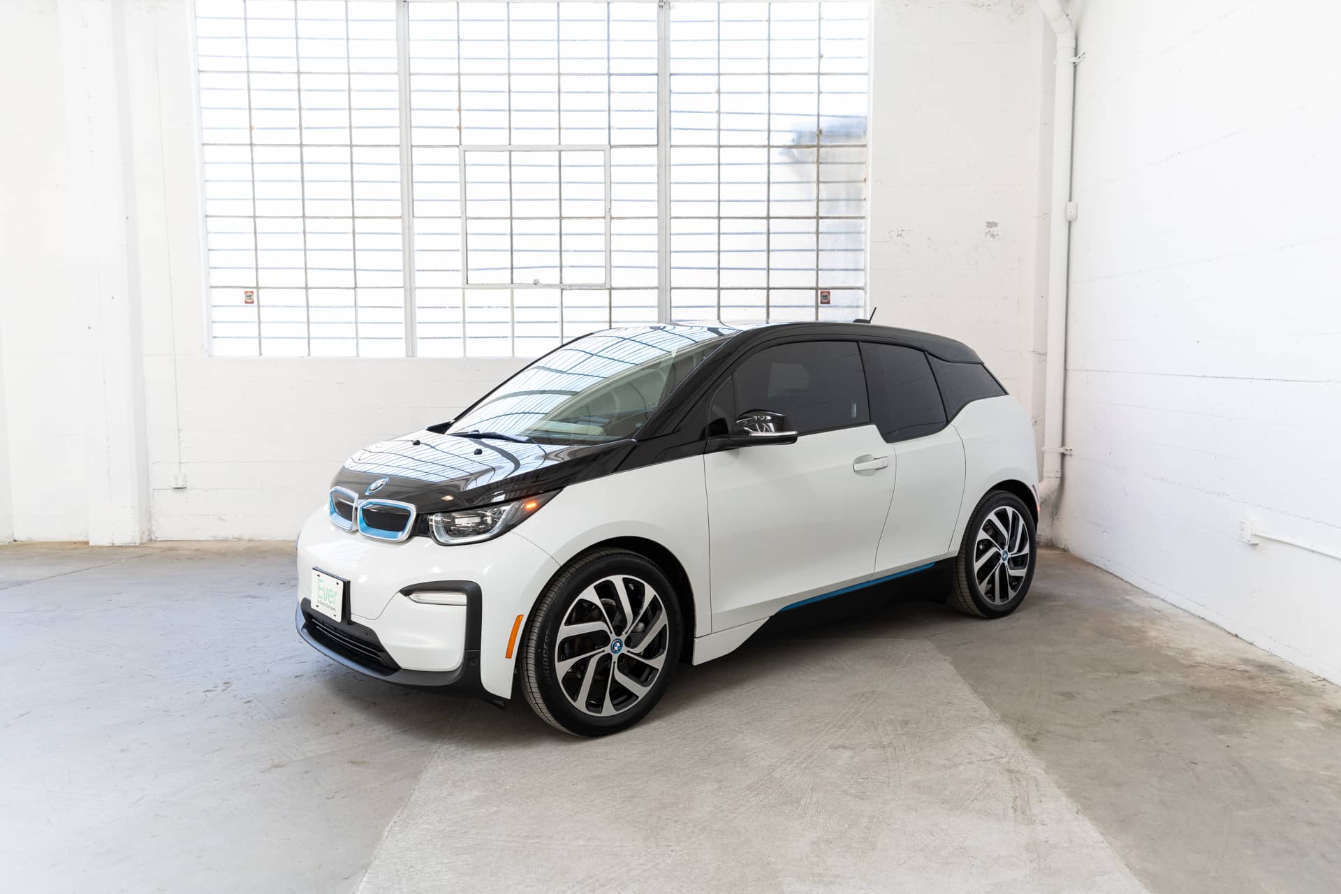 EverCars Co. vehicle image 2 for BMW i3 -  Giga World on EverCars Co.
